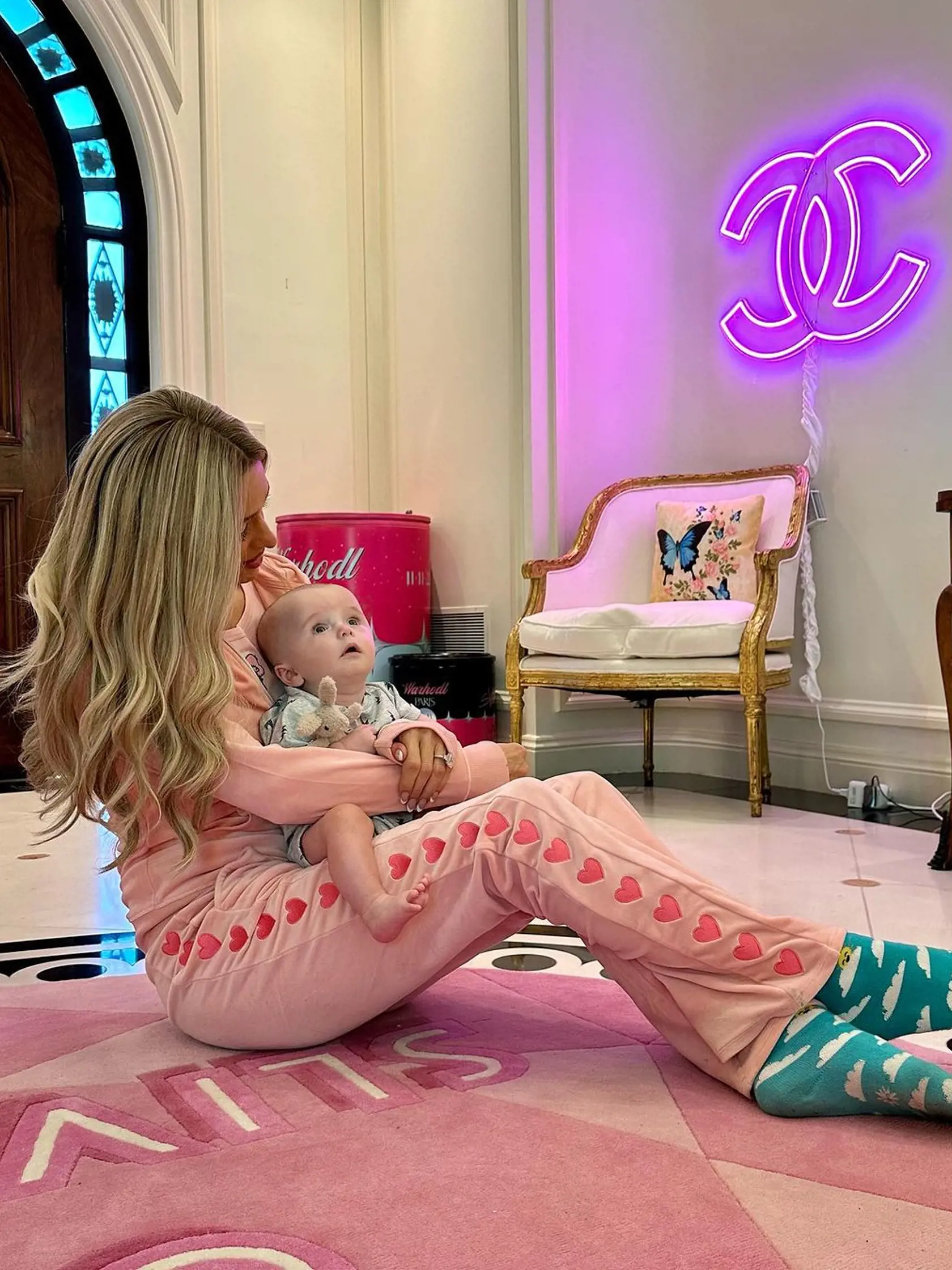 Paris Hilton ukázala svojho syna Phoenixa