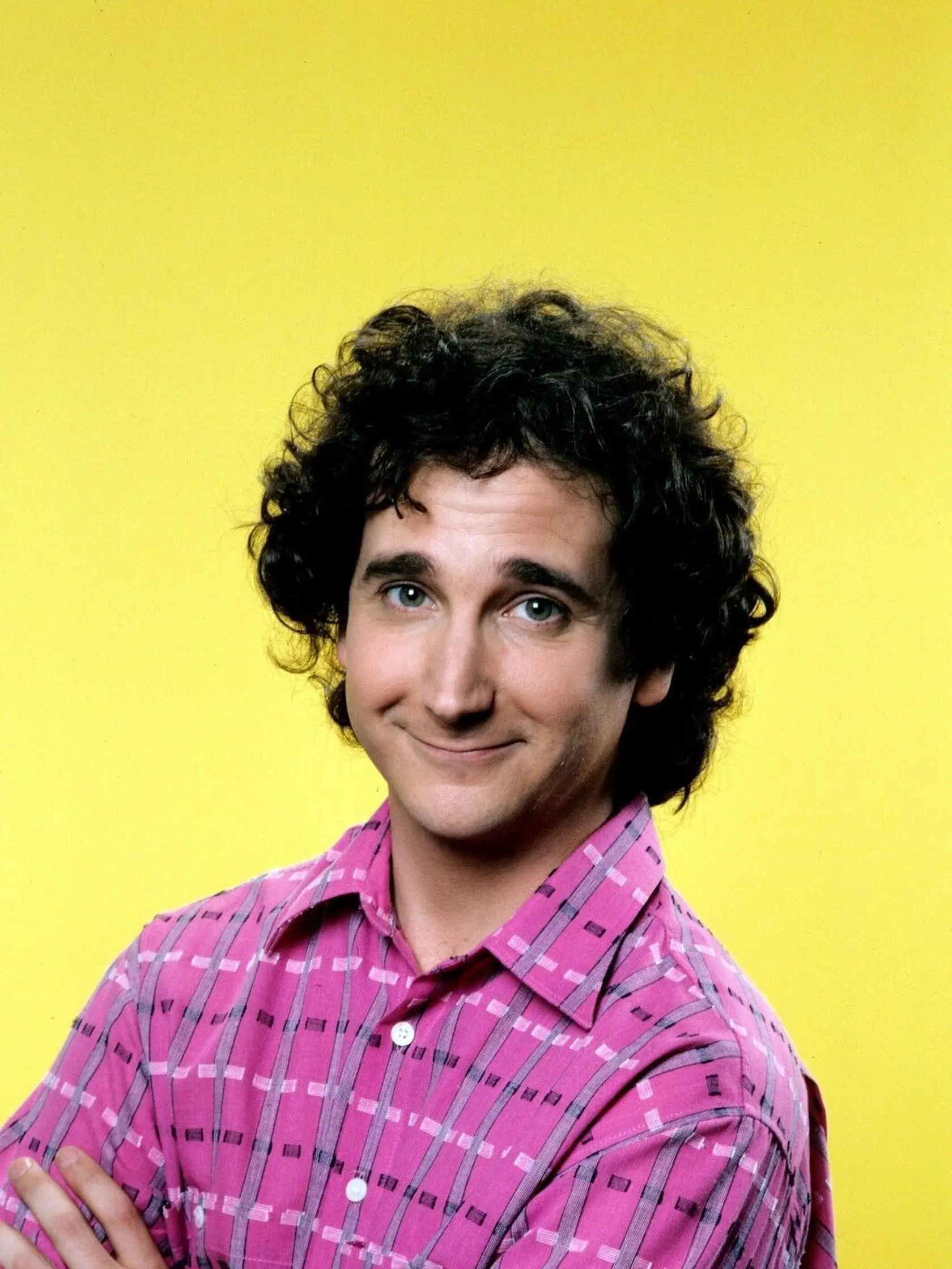 Mark Linn-Baker ako Larry z Perfektných príbuzných