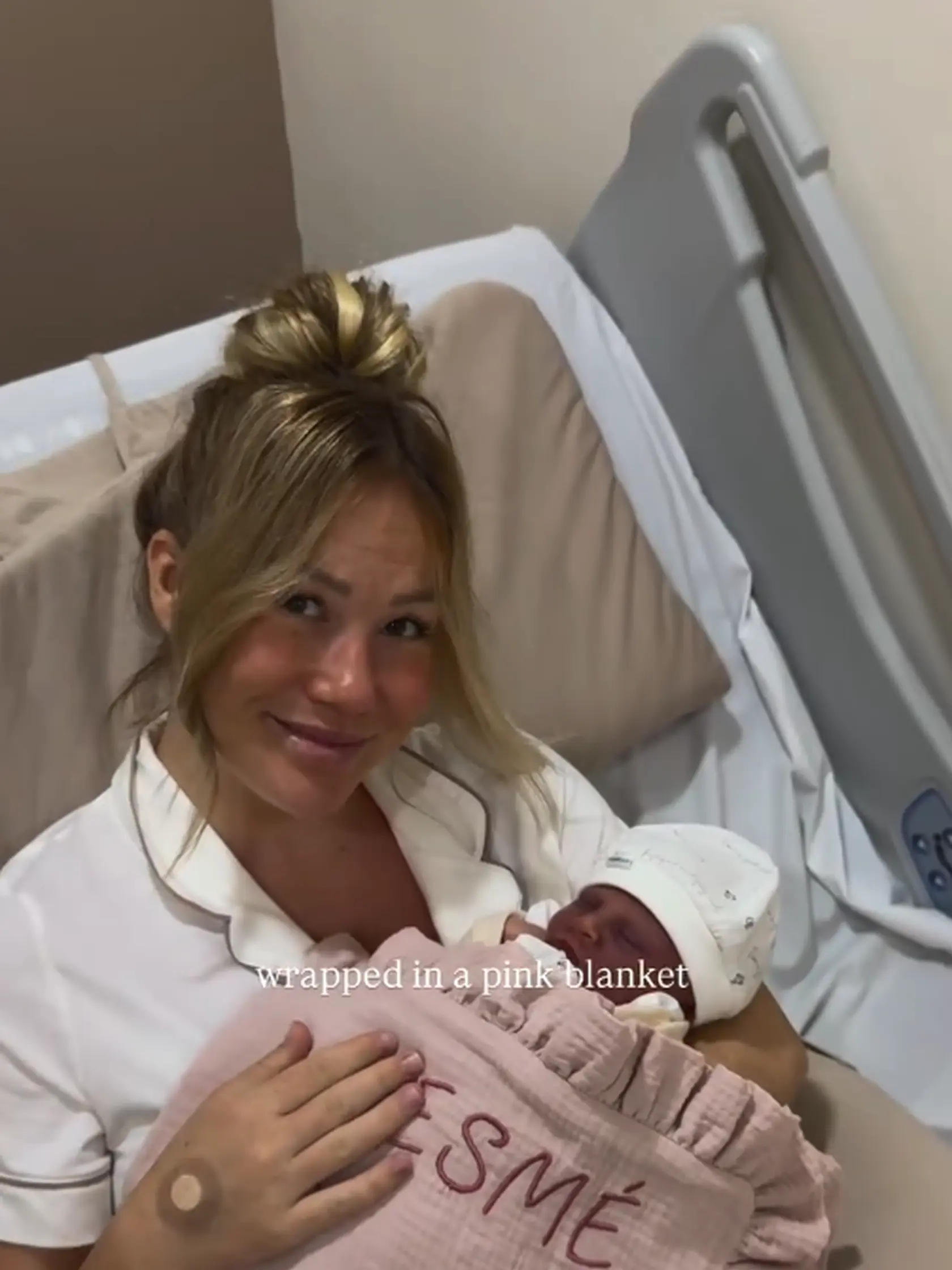 Tereza a Milan Bendovci zo šou Svadba na prvý pohľad privítali na svet dcérku. Dostala meno Esmé.