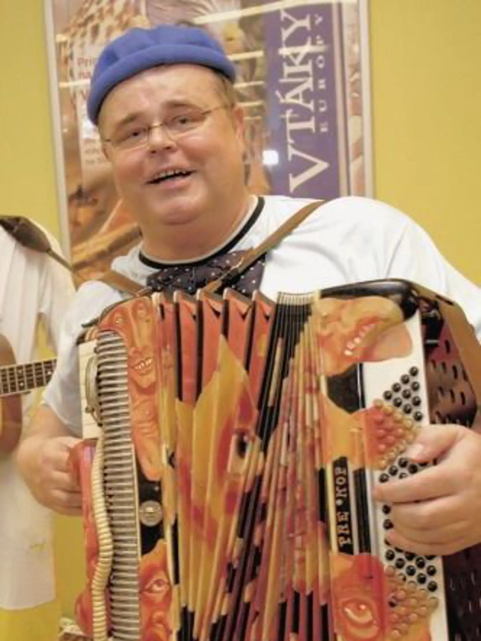 Spevák zomrel na rakovinu žalúdka.