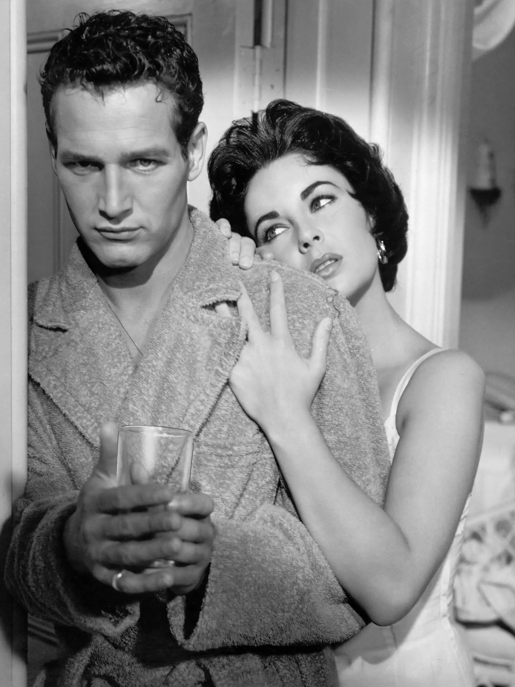 Paul Newman vo filme s Elizabeth Taylor.