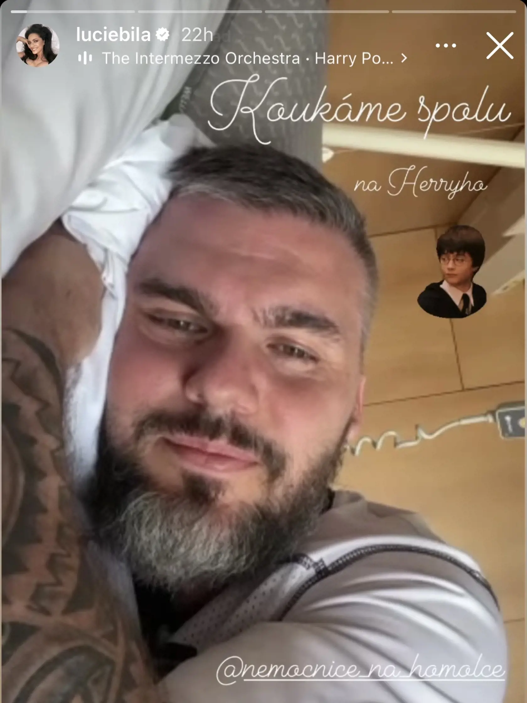 Bílej partner musel podstúpiť operáciu.