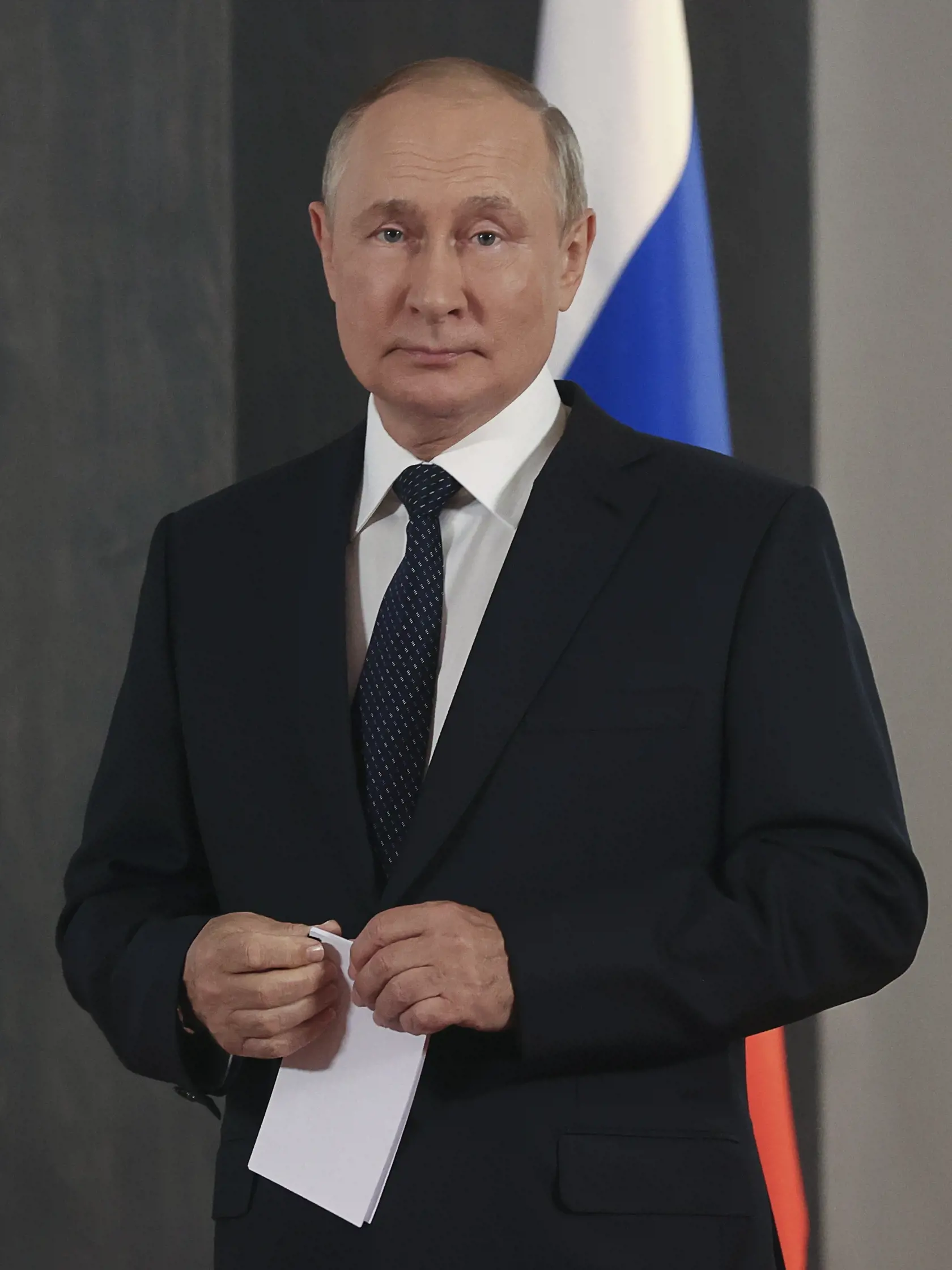 PK 6 Samarkand - Na snímke ruský prezident Vladimir Putin pred stretnutím s kirgizským prezidentom Sadyrom Žaparovom počas summitu Šanghajskej organizácie pre spoluprácu v druhom najväčšom meste Uzbekistanu Samarkande 15. septembra 2022. FOTO TASR/AP

Russian President Vladimir Putin waits before a meeting with Kyrgyz President Sadyr Japarov on the sidelines of the Shanghai Cooperation Organisation (SCO) summit in Samarkand, Uzbekistan, Thursday, Sept. 15, 2022. (Alexandr Demyanchuk, Sputnik, Kr