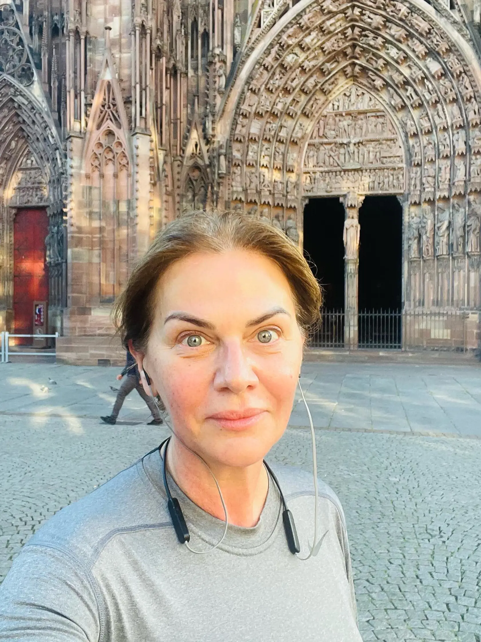 Monika Beňová si počas ranného behu v Štrasburgu našla čas na obdivovanie katedrál.