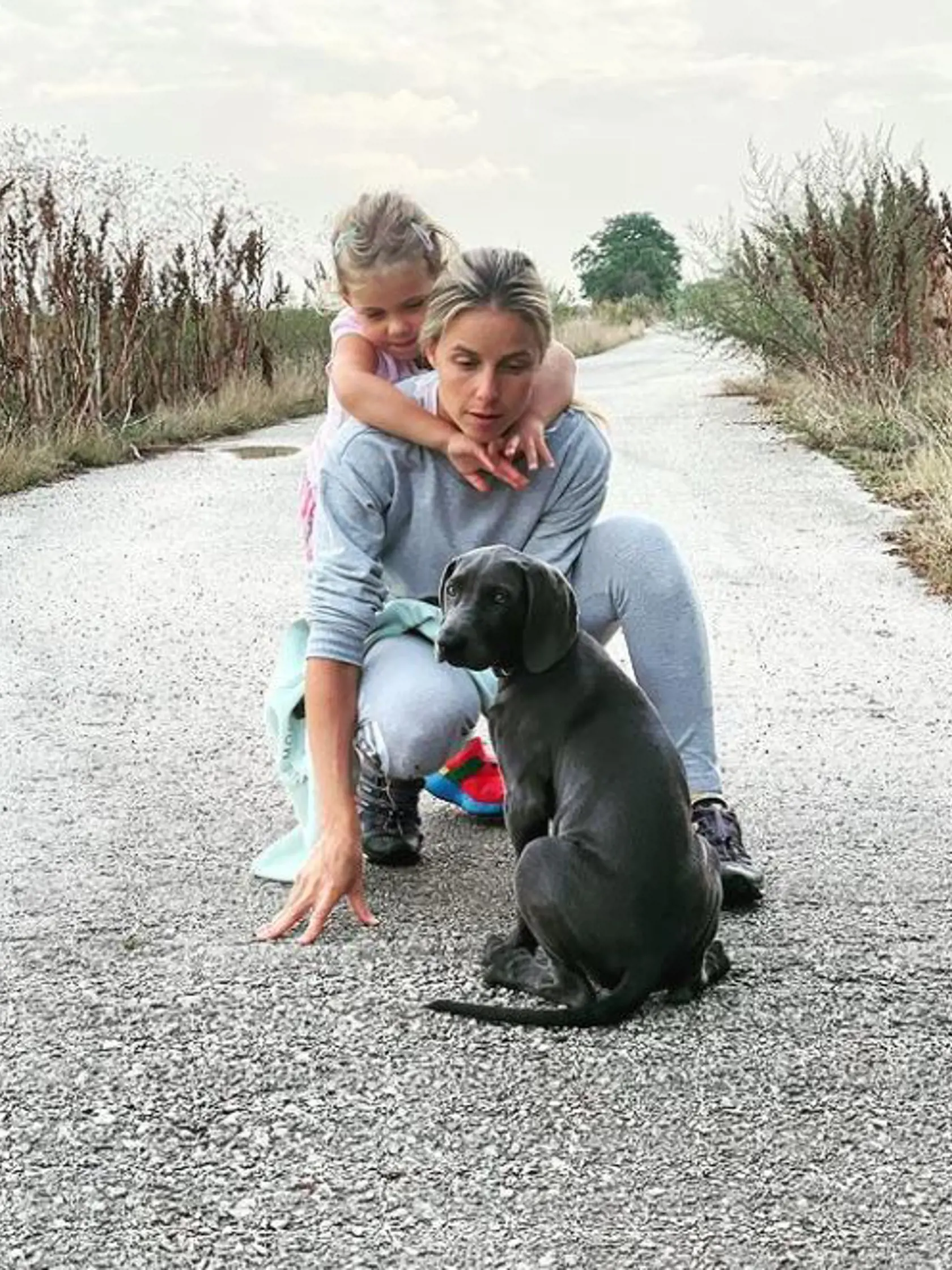 Nela Pocisková na jednej fotke dcéru Lianu skrýva, no na ďalšej ju hrdo ukáže do tváre.