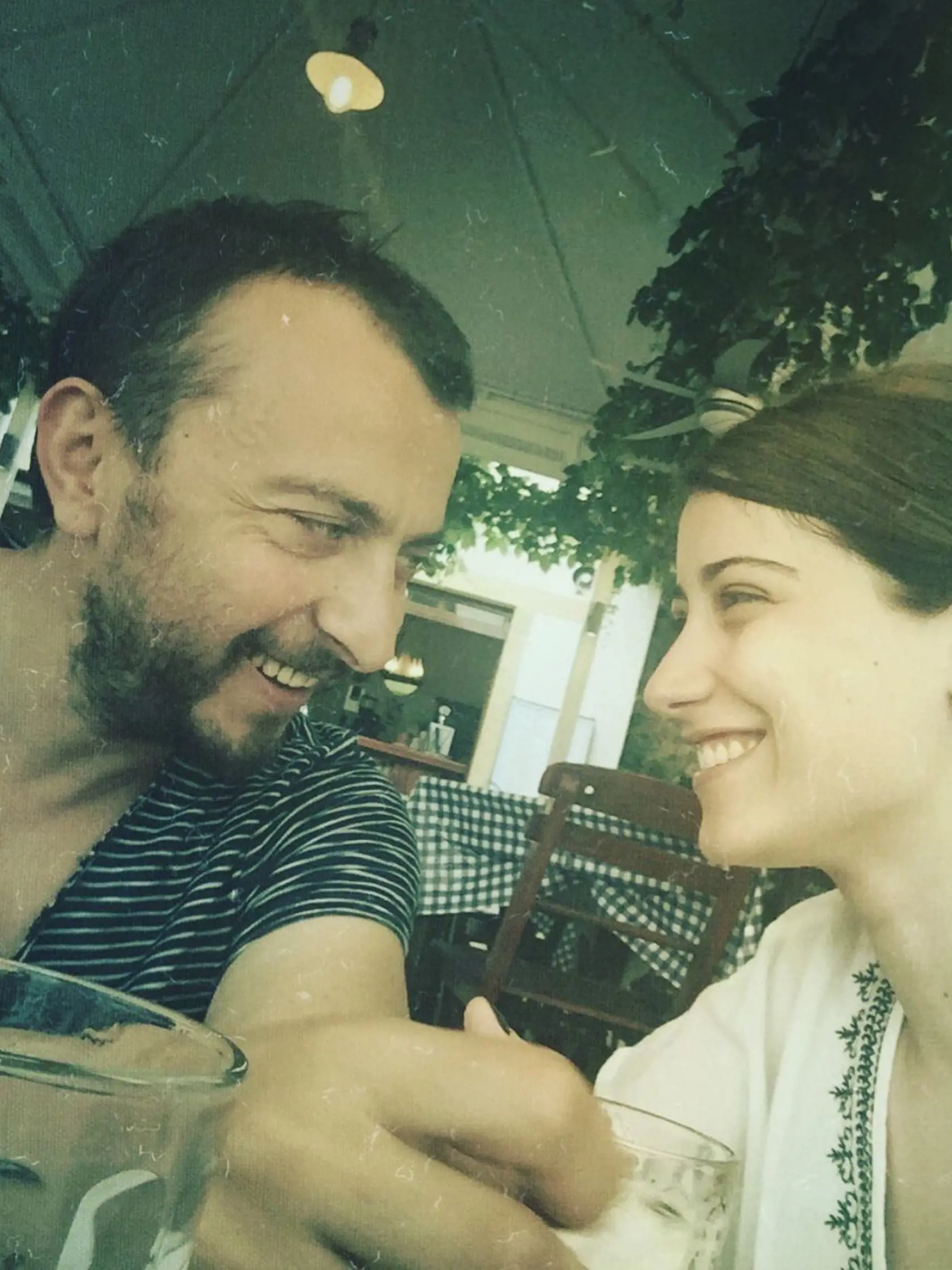 Hazal Kaya s mužom