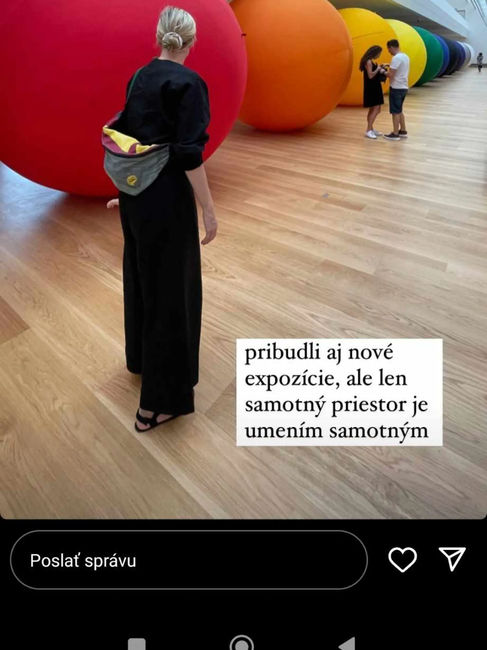 Adela chcela upozorniť na novinky v galérii netušiac, že na fotke ukáže aj synčeka.