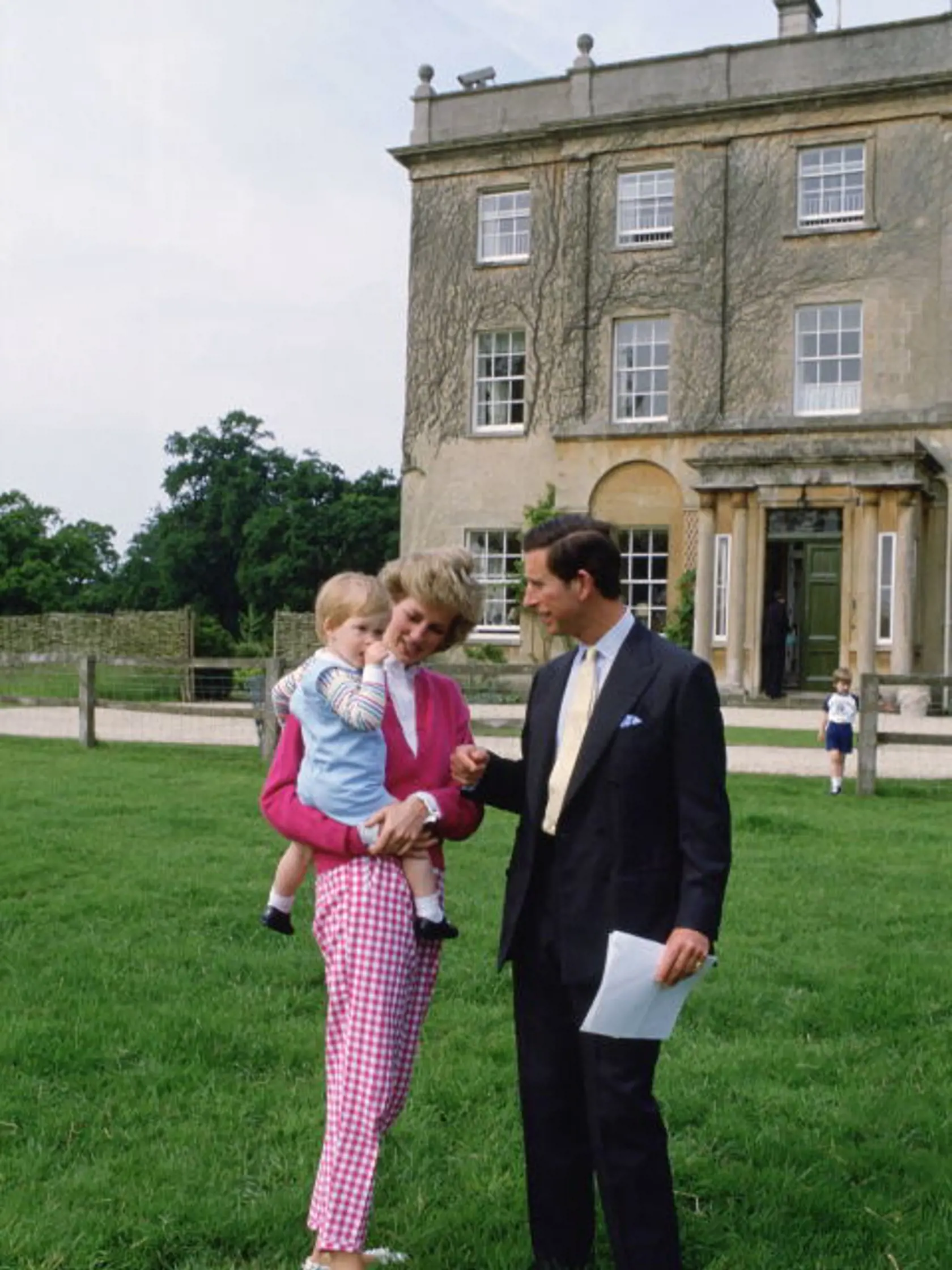 Princezná Diana bola miláčikom celého sveta. Kam prišla, tam priniesla kus svojej pozitívnej energie a skromnosti. Ako však bývala? V mladom veku to bolo sídlo Althorp a po svadbe s princom Charlesom tradične Kensingtonský palác, ktorý obýva kráľovská rodina a dnes aj William a Kate.