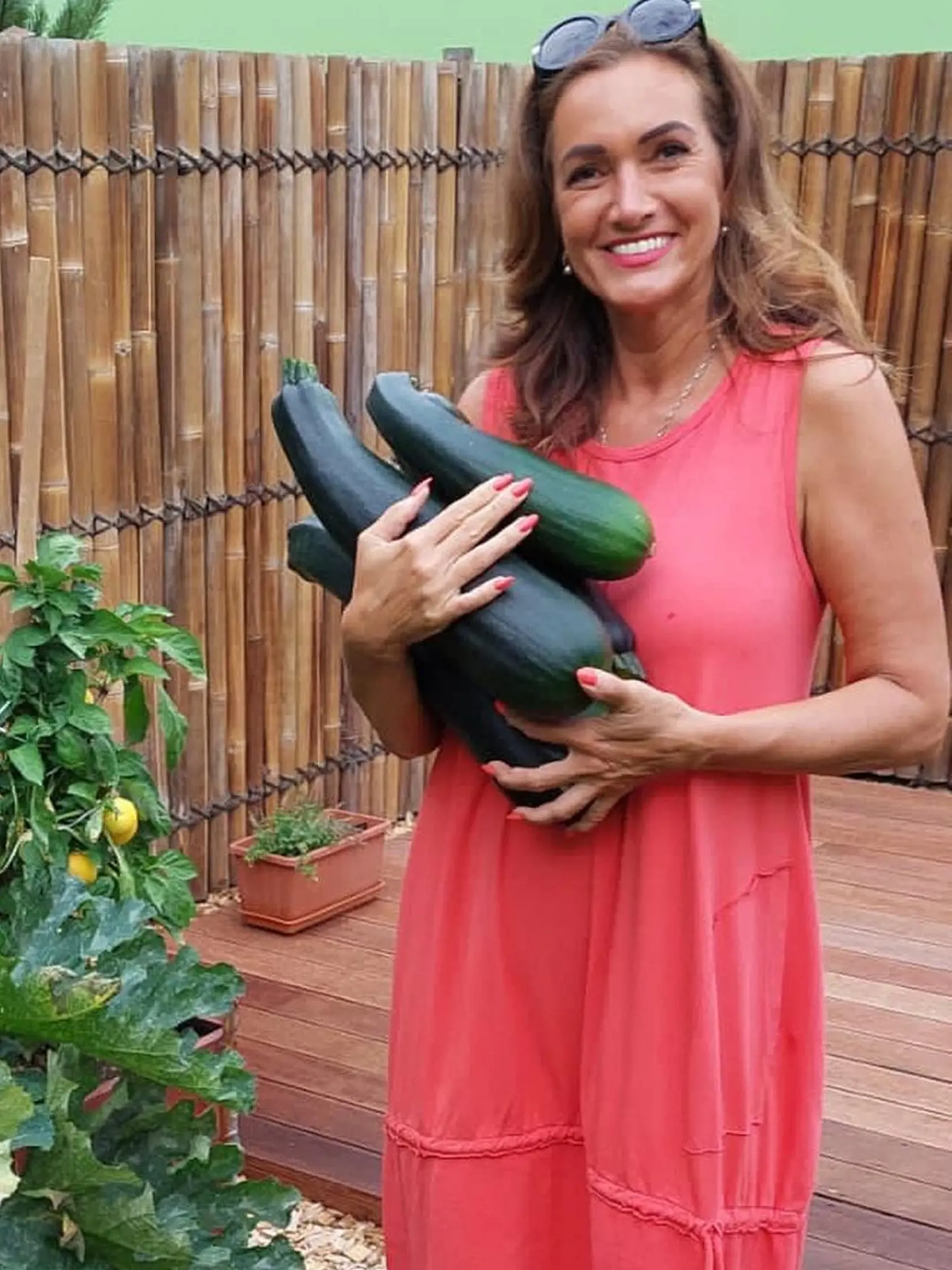 Karin Majtánová si okolo domu užíva relax aj prácu.