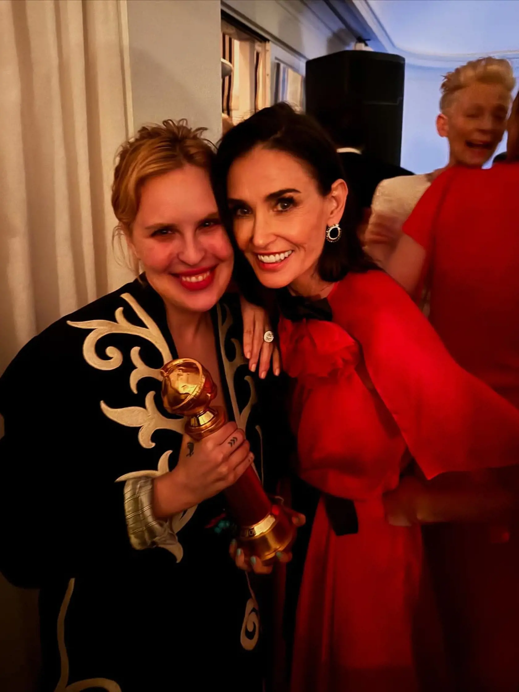 Dcéra Tallulah nepustila Zlatý glóbus, ktorý získala jej mama Demi Moore z rúk.