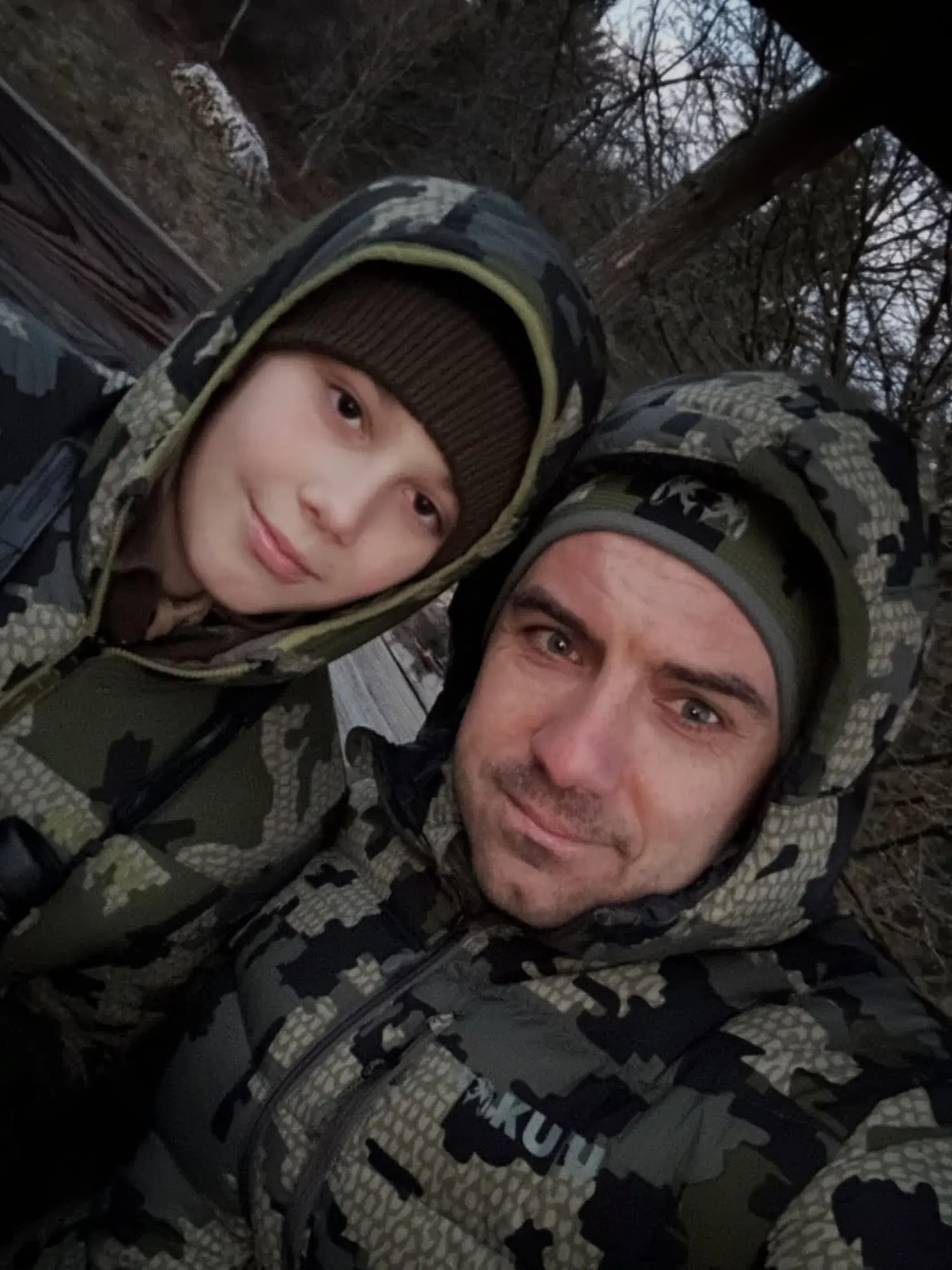 György Gyimesi na spoločnej fotografii so synom. Politik sa fotkami so svojim potomkom pravidelne pochváli na sociálnych sieťach.