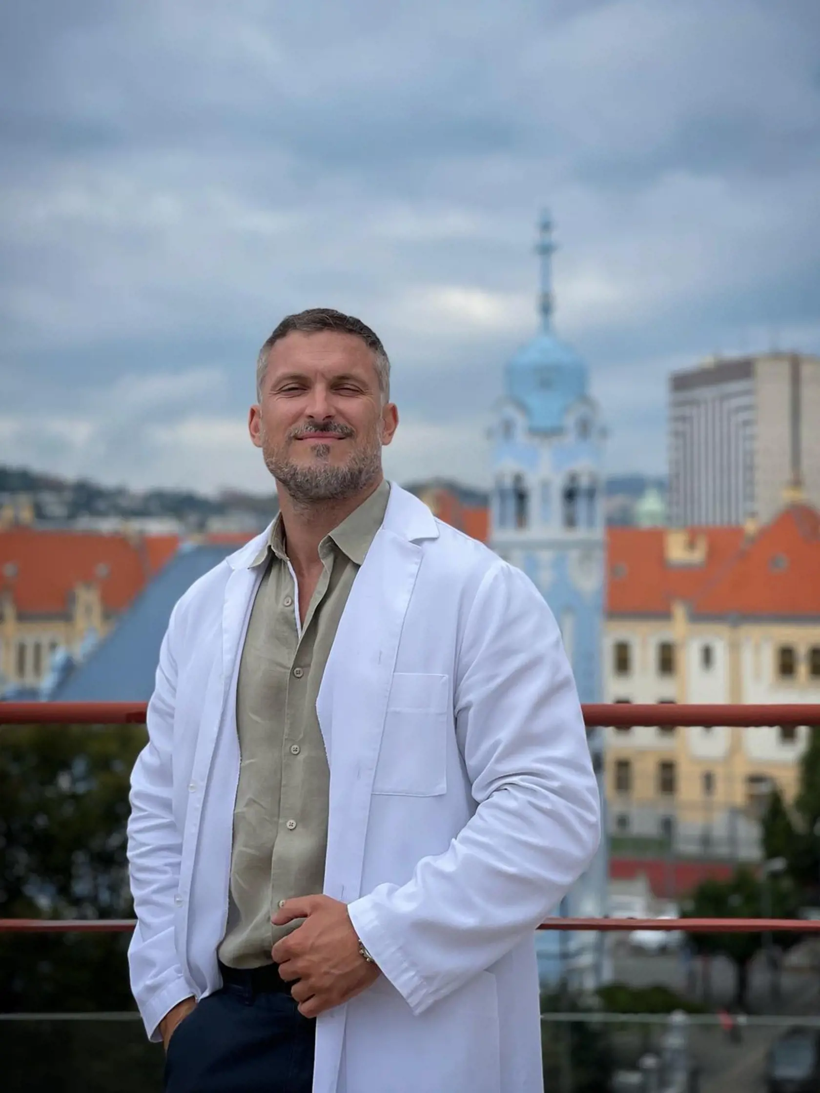 Ján Koleník hviezdi v Druhej šanci ako doktor Andrej.