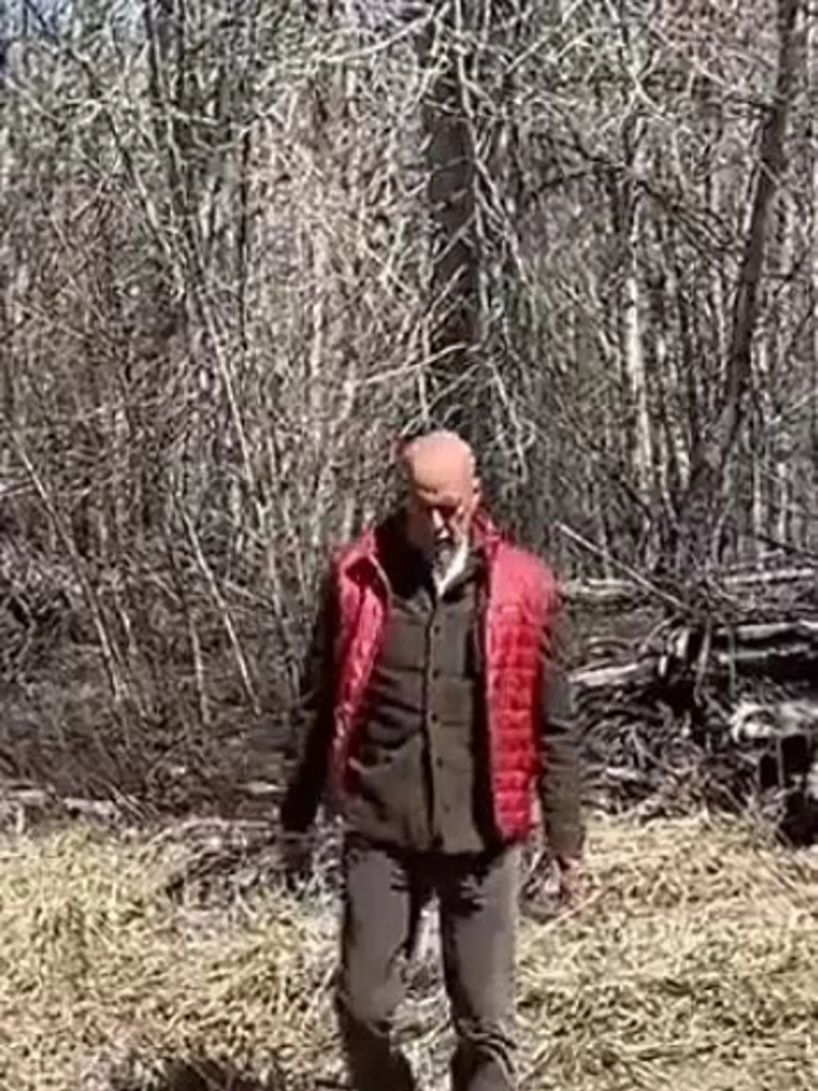 Bruce Willis trávi väčšinu času prechádzkami v prírode so svojou manželkou.