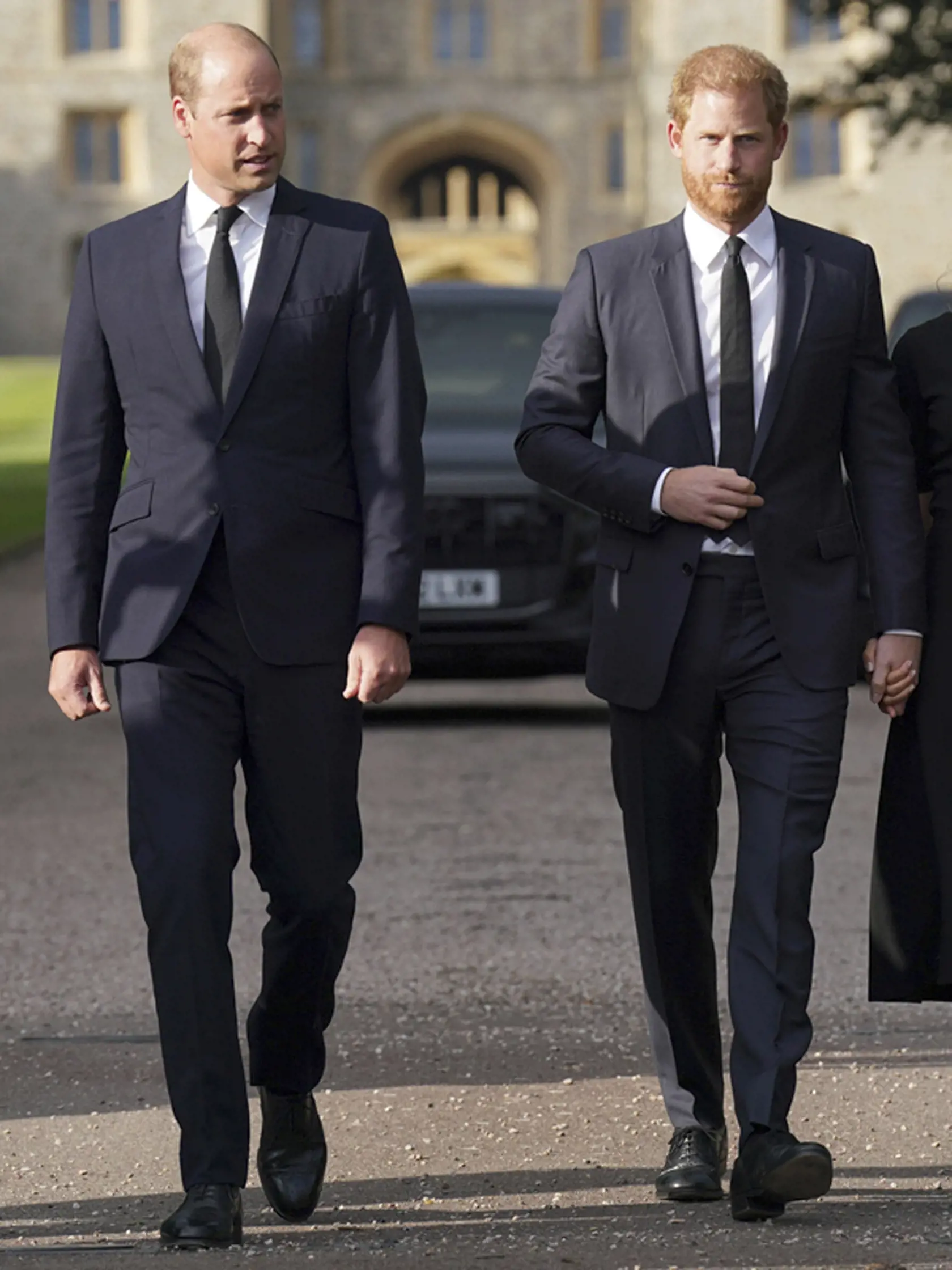 Besniaci princ Harry (38) tam spôsobil veľkú rodinnú drámu, ktorej stredobodom bola jeho manželka Meghan (41).