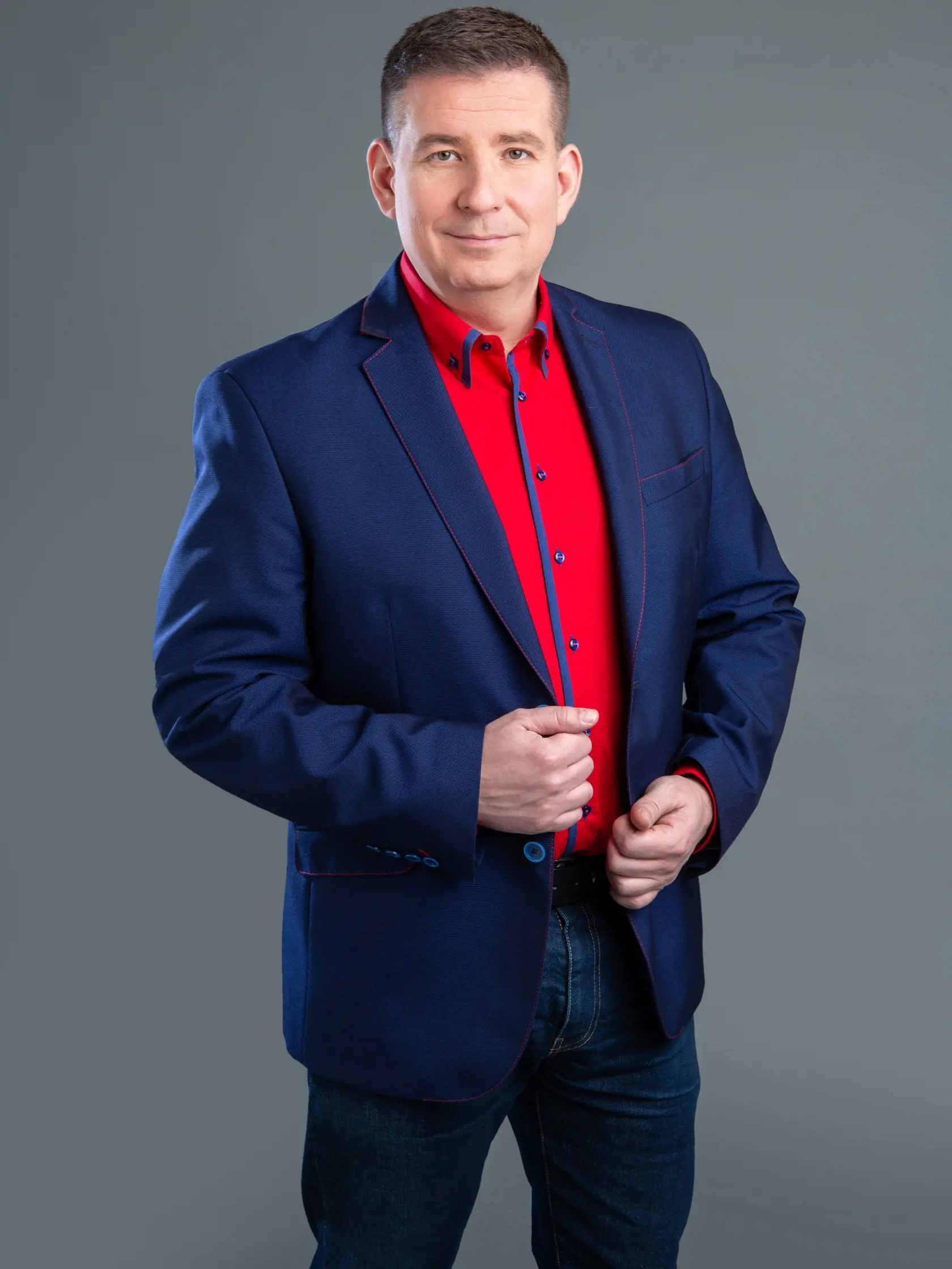 Patrik Herman - investigatívny novinár, televízny moderátor a aktivista. Momentálne vedie osvetu za prevenciu proti rakovine hrubého čreva.