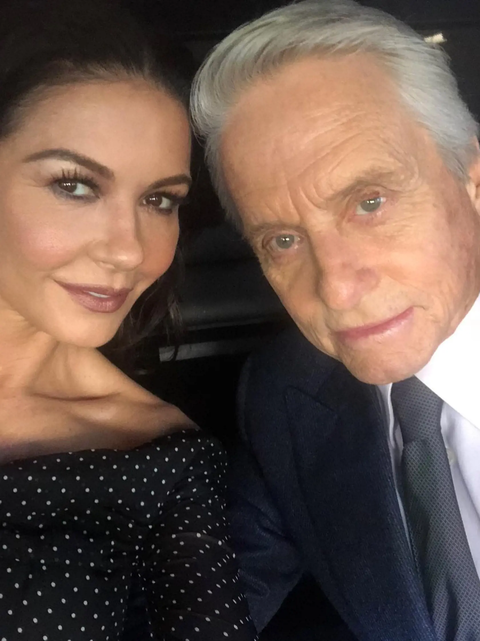 Michael Douglas a manželka Catherine Zeta-Jones nedávno oslávili narodeniny. Delí ich 25-ročný rozdiel.