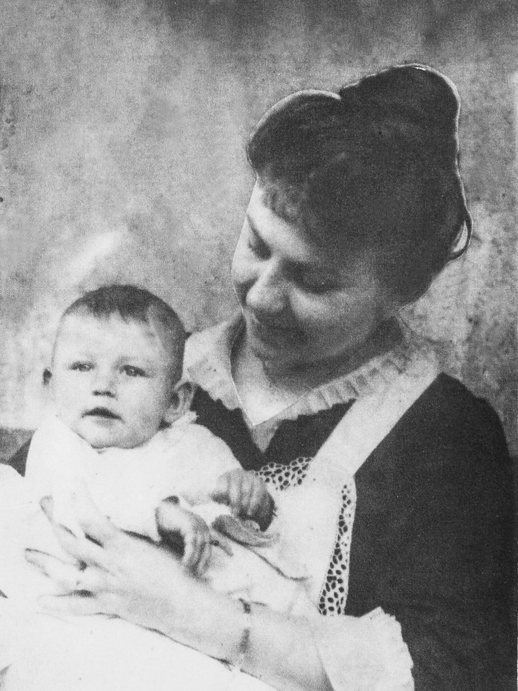 POŠTOVÁ ÚRADNÍČKA
Mama Kláry Jarunkovej mala na starosti poštu v Červenej Skale.