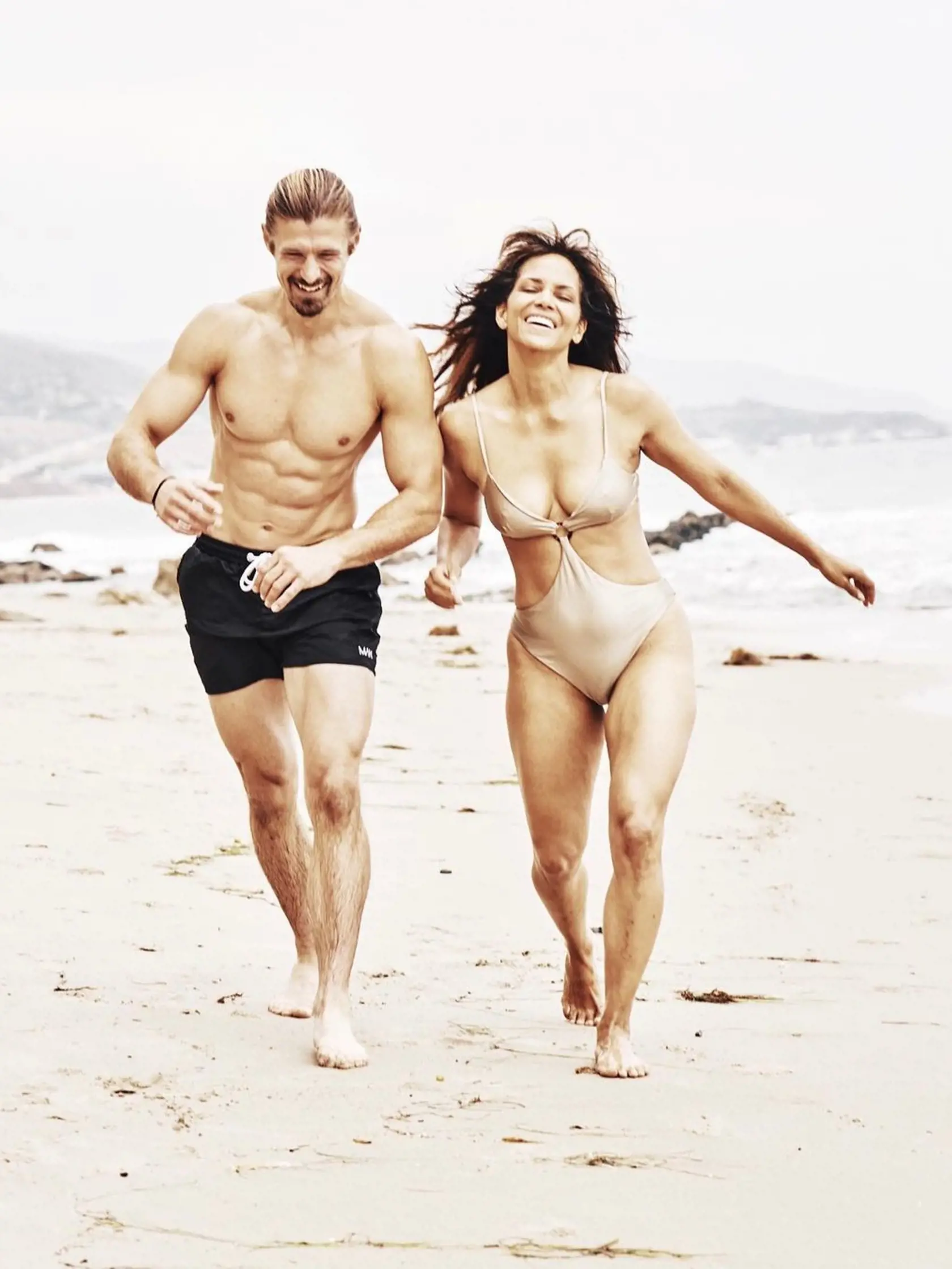 Halle Berry s prominentým fitness trénerom Peterom Lee Thomasom