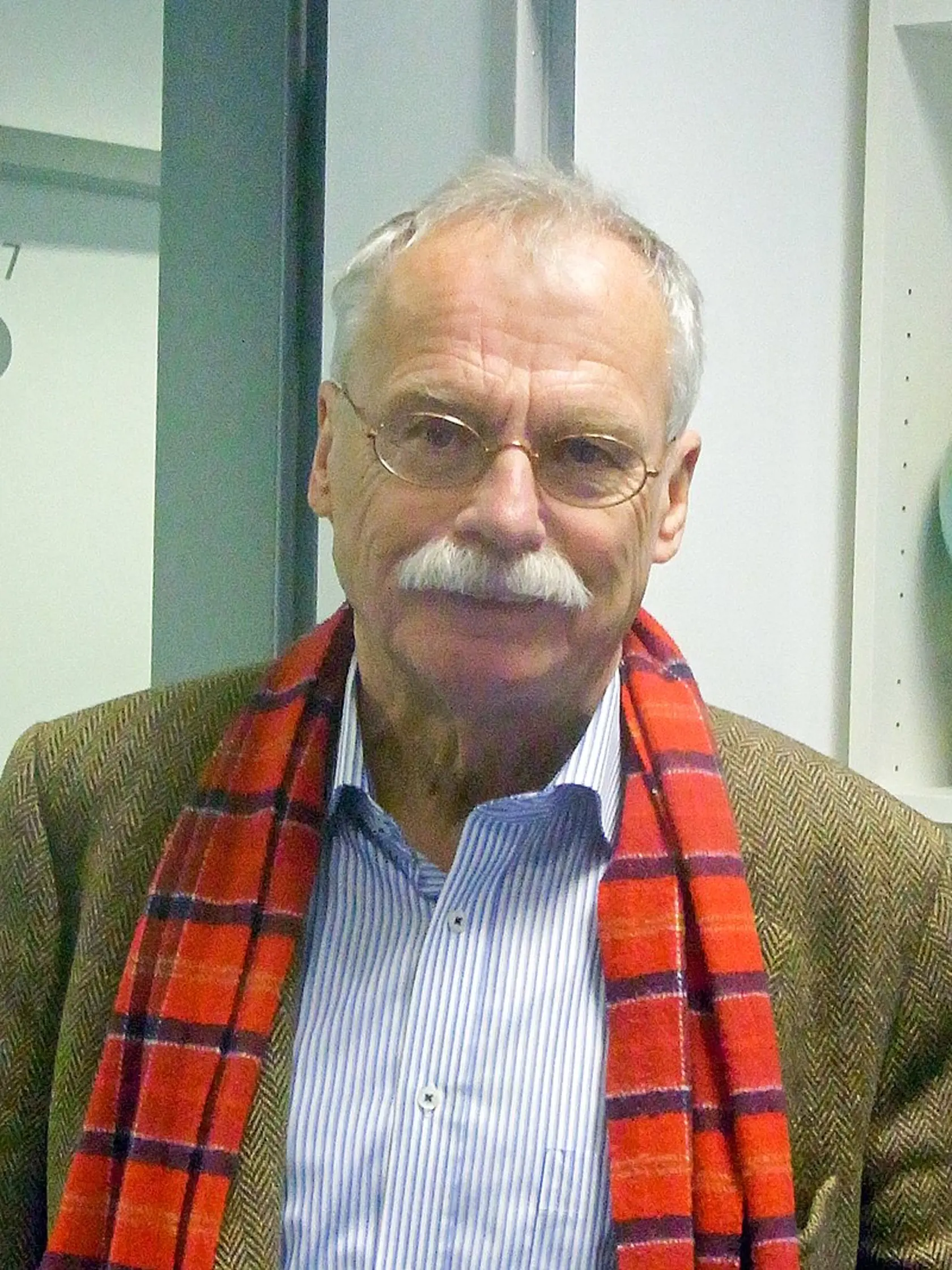 V začiatkoch pestovania rododendronov  bol Rudolfovi Schusterovi nápomocný jeho osobný priateľ prof.  Ernst-Andreas Ziegler.