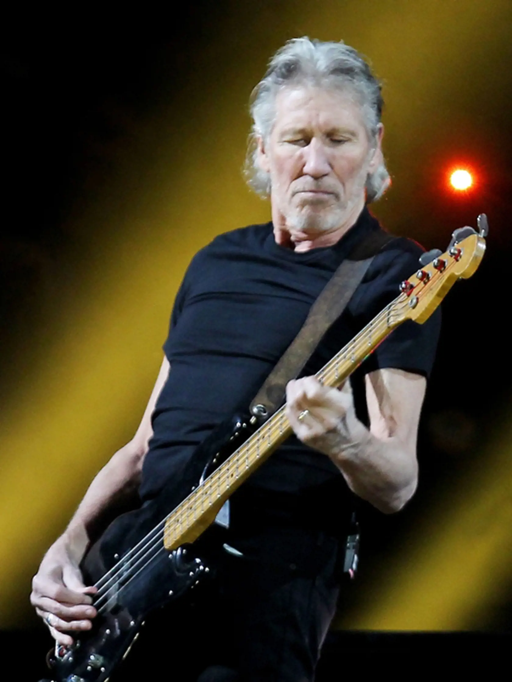 Trojka: Roger Waters svoju šou ponúka už 20 rokov.