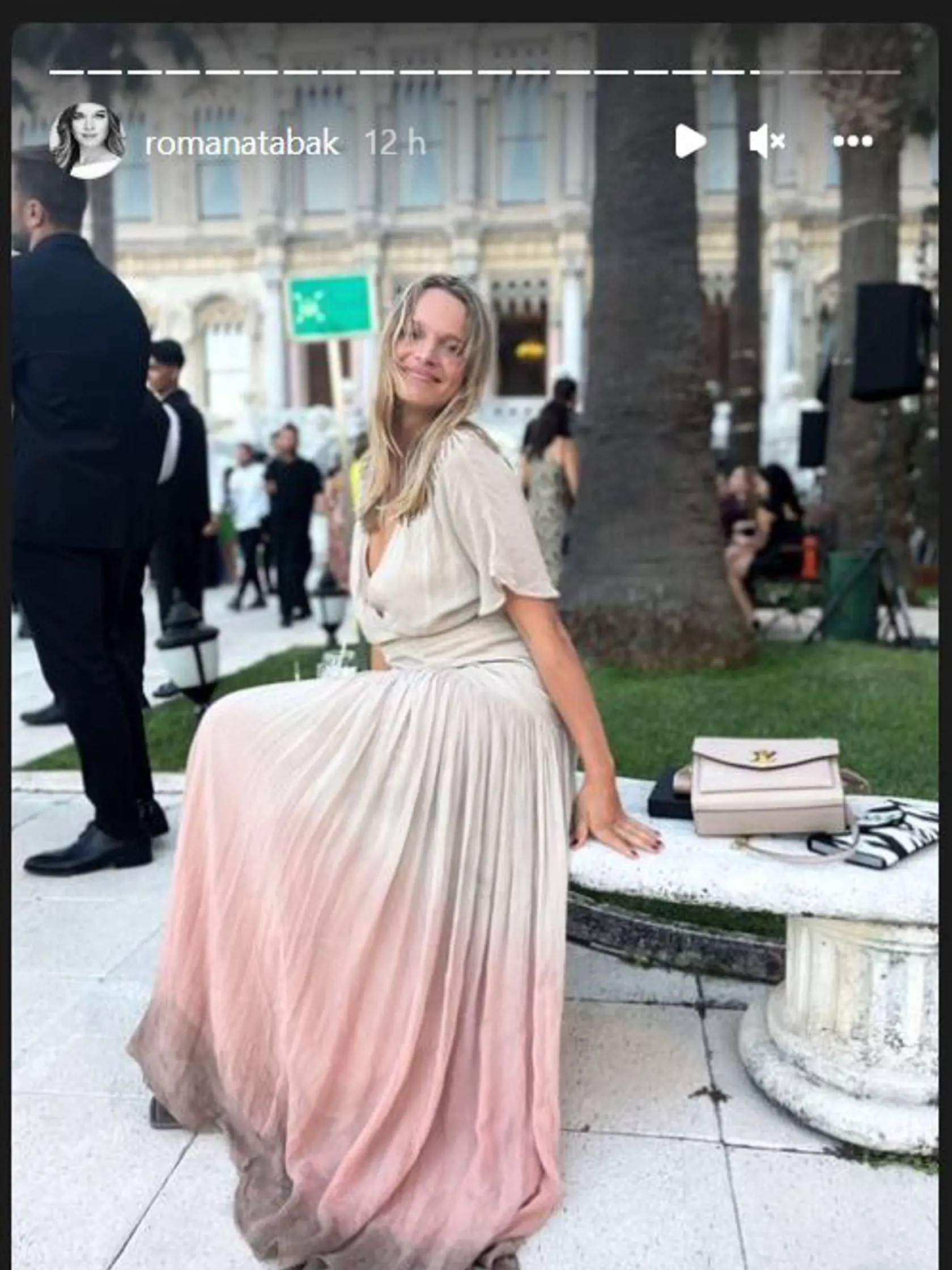 Romana Tabák si odskočila na svadbu do Turecka. Svojim followeorm na instagrame ukázala zábery z emotívneho obradu, ale aj z bujarej nočnej zábavy.