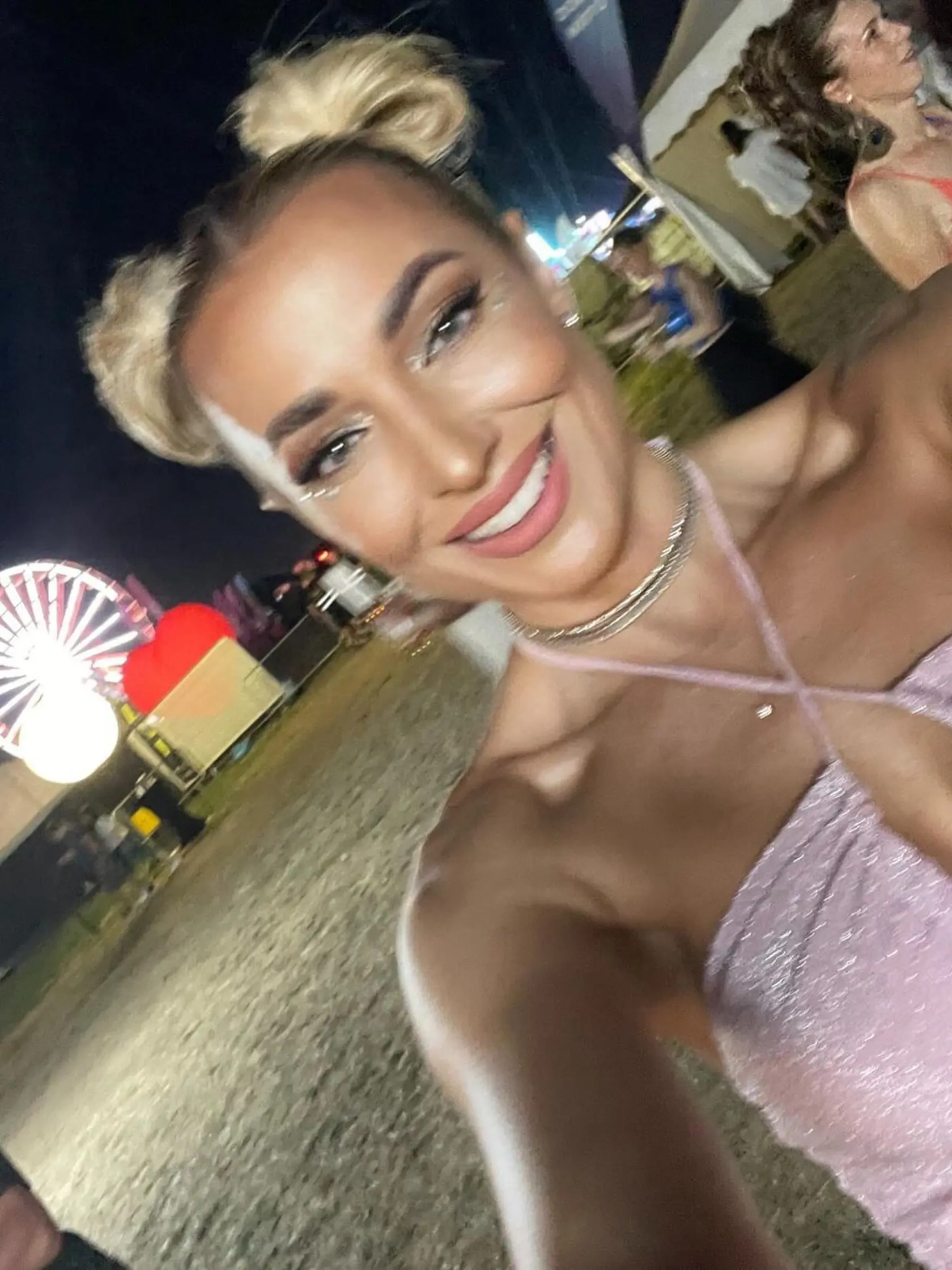 Festival Lovestream prilákal mnohé známe tváre. Na snímke moderátorka STVR SImona Simanová.