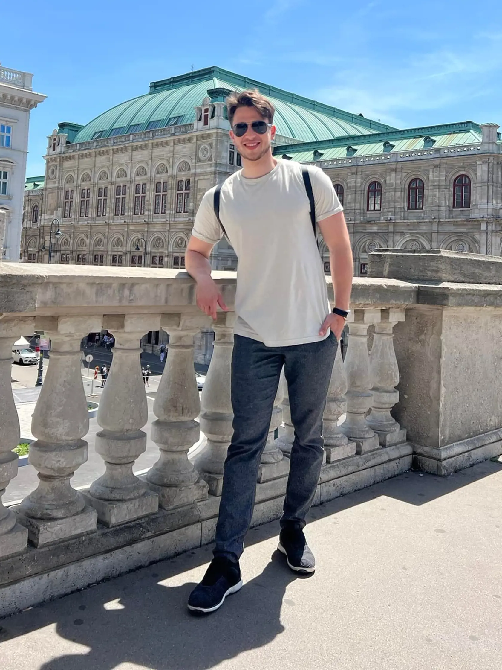 Poslanec OĽANO Andrej Stančík počas návštevy Viedne. Mladý poslanec cestuje rád a za posledné obdobie už stihol navštíviť aj Nemecko a Taiwan.