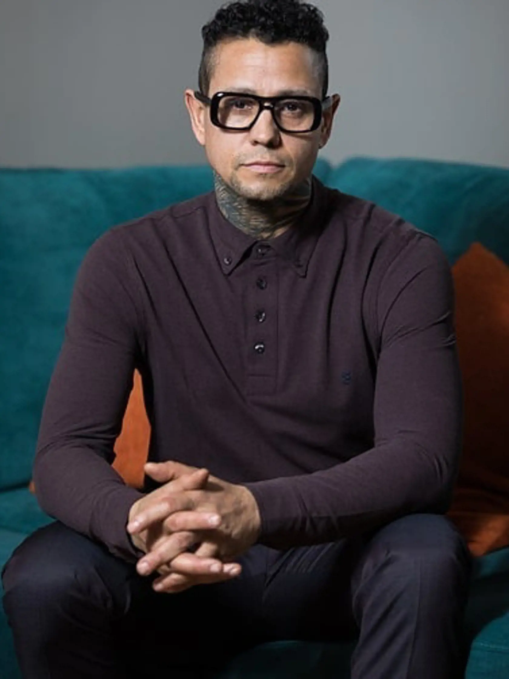 Jaye Davidson pôsobil v mladosti žensky, no dnes je z neho vyšportovaný chlap. 