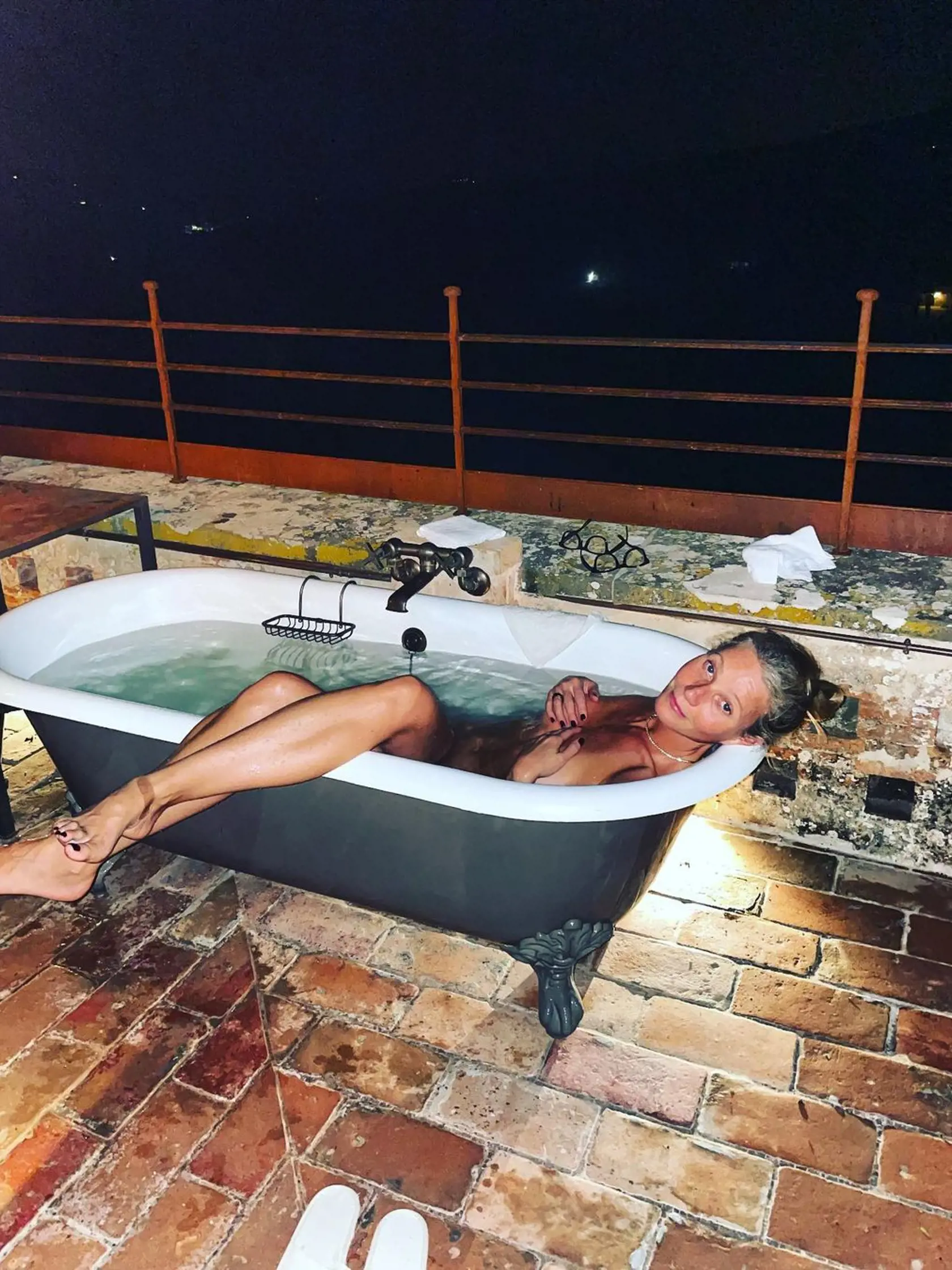 Gwyneth sa nahote nebráni ani na sociálnych sieťach
