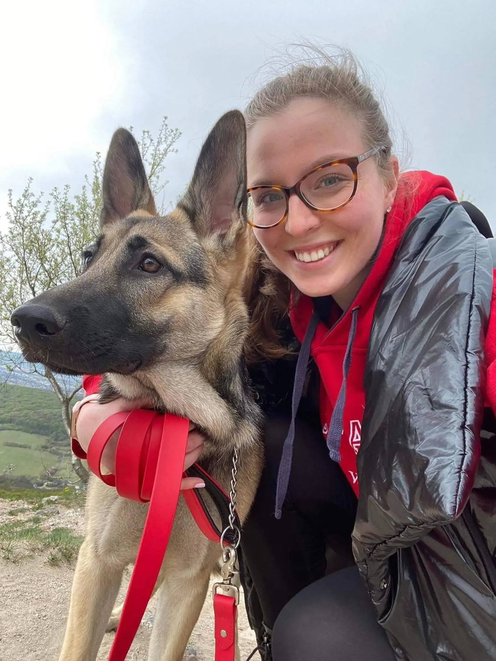 "Politika ma lákala už od strednej školy, lebo som mala chuť a potrebu meniť alebo minimálne sa venovať a diskutovať o veciach, ktoré nefungujú. Hnevala ma nespravodlivosť, o ktorej som sa každý deň dočítala v novinách," hovorí Richterová.
