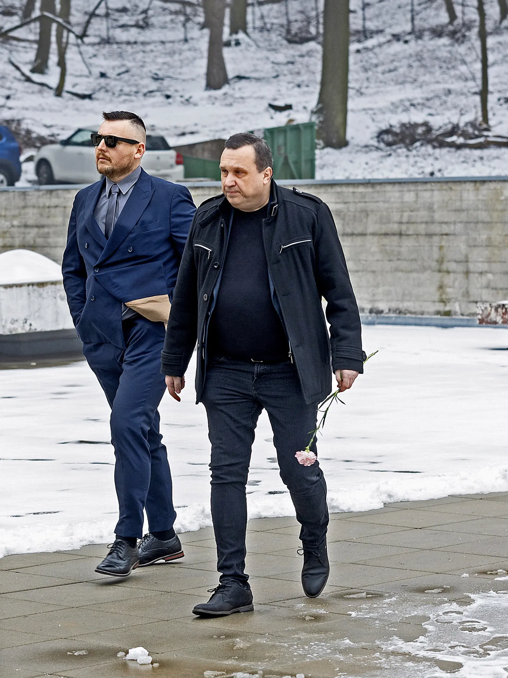 Stíhaný Daniel Bombic (vľavo) v spoločnosti Pavla Kapustu, ktorý bol poslaneckým asistentom Jána Cupera.