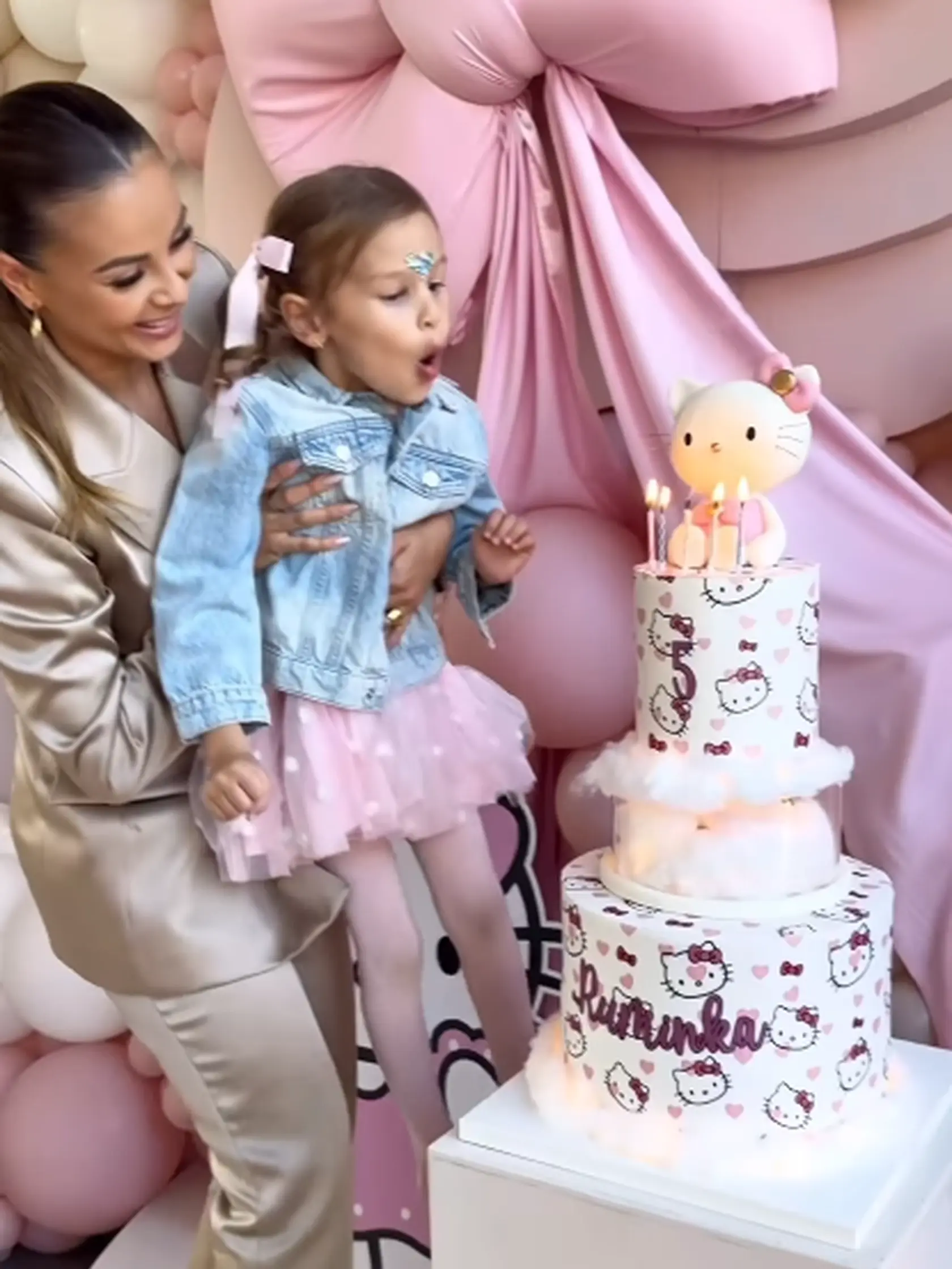 Monika Bagárová, Rumia, oslava 5. narodenín: nechýbali princezné ani obrovská torta.