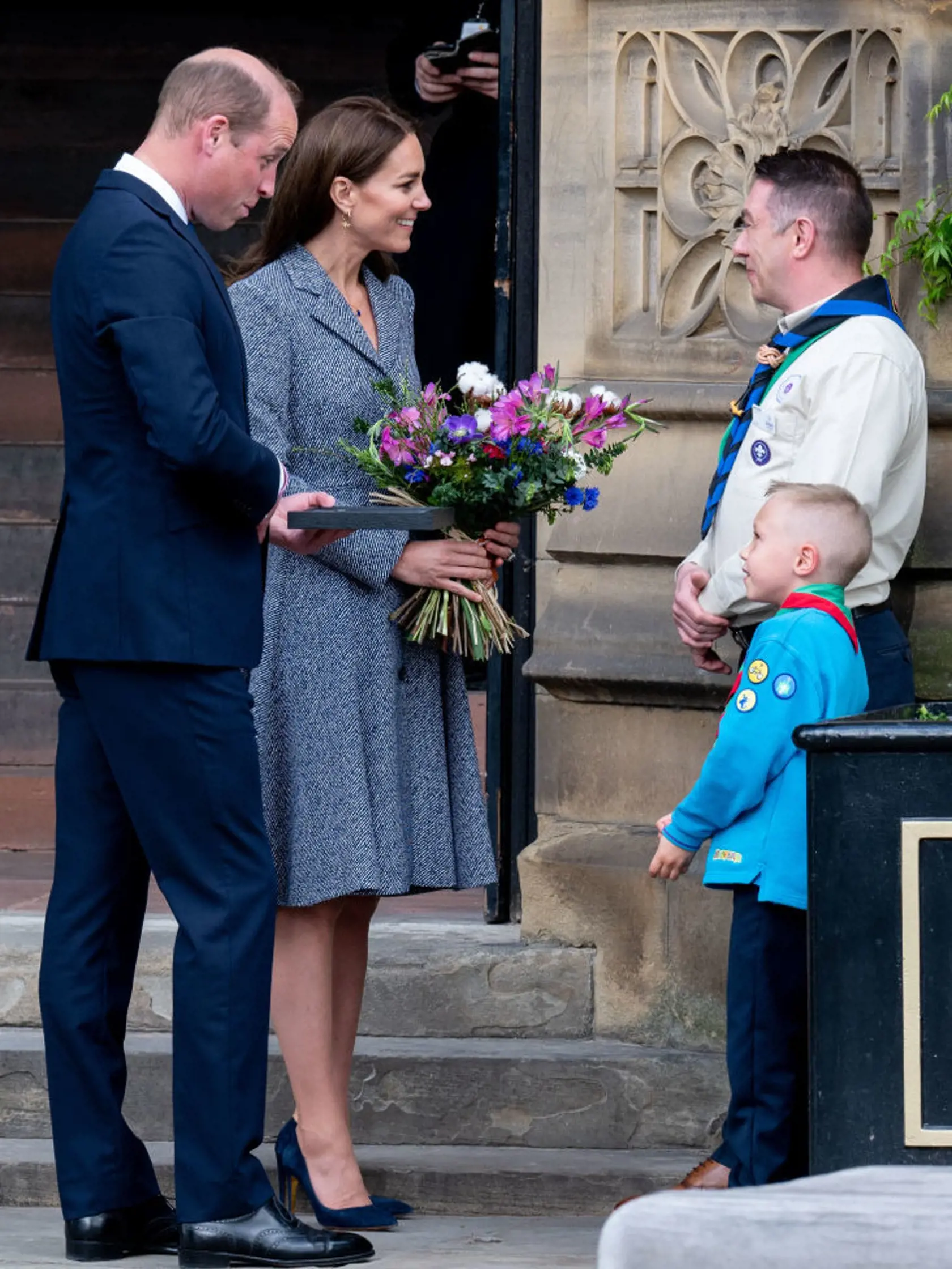 Kate a William si uctili pamiatku obetí teroristického útoku, ktorý sa odohral počas koncertu speváčky Ariany Grande v roku 2017.