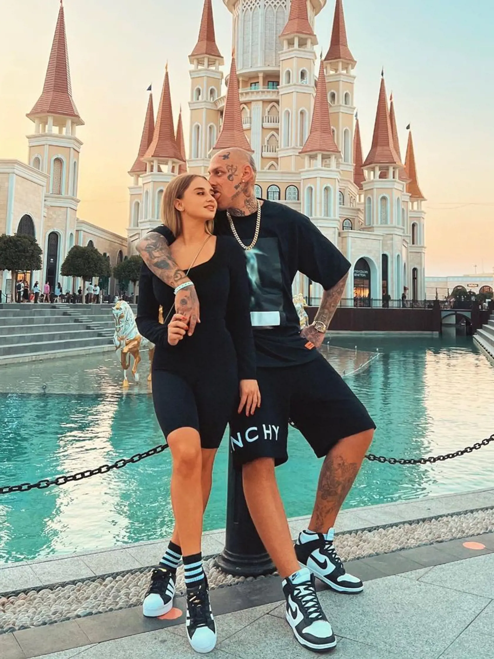 ,,No, my sme sa ešte nestretli. Nikdy. Ja by som bola s tým v pohode, že sa stretneme, ale asi z jej strany je to trošku inak," povedala otvorene Cynthia.