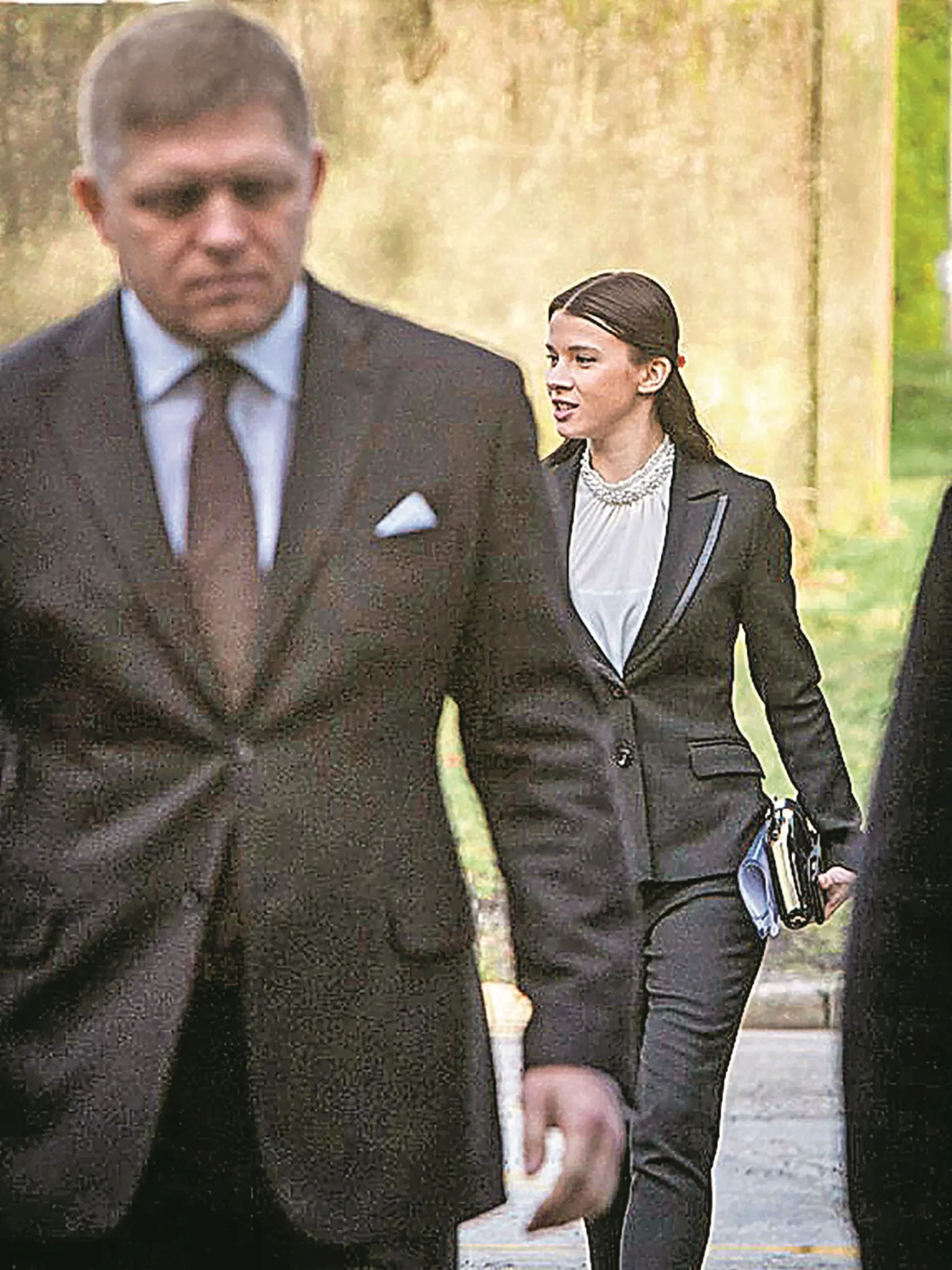 Robert Fico musel vysvetľovať údajný telefonát s Antoninom Vadalom. Vadalu poznala Mária Trošková, jej matka prezradila, že boli milenci.