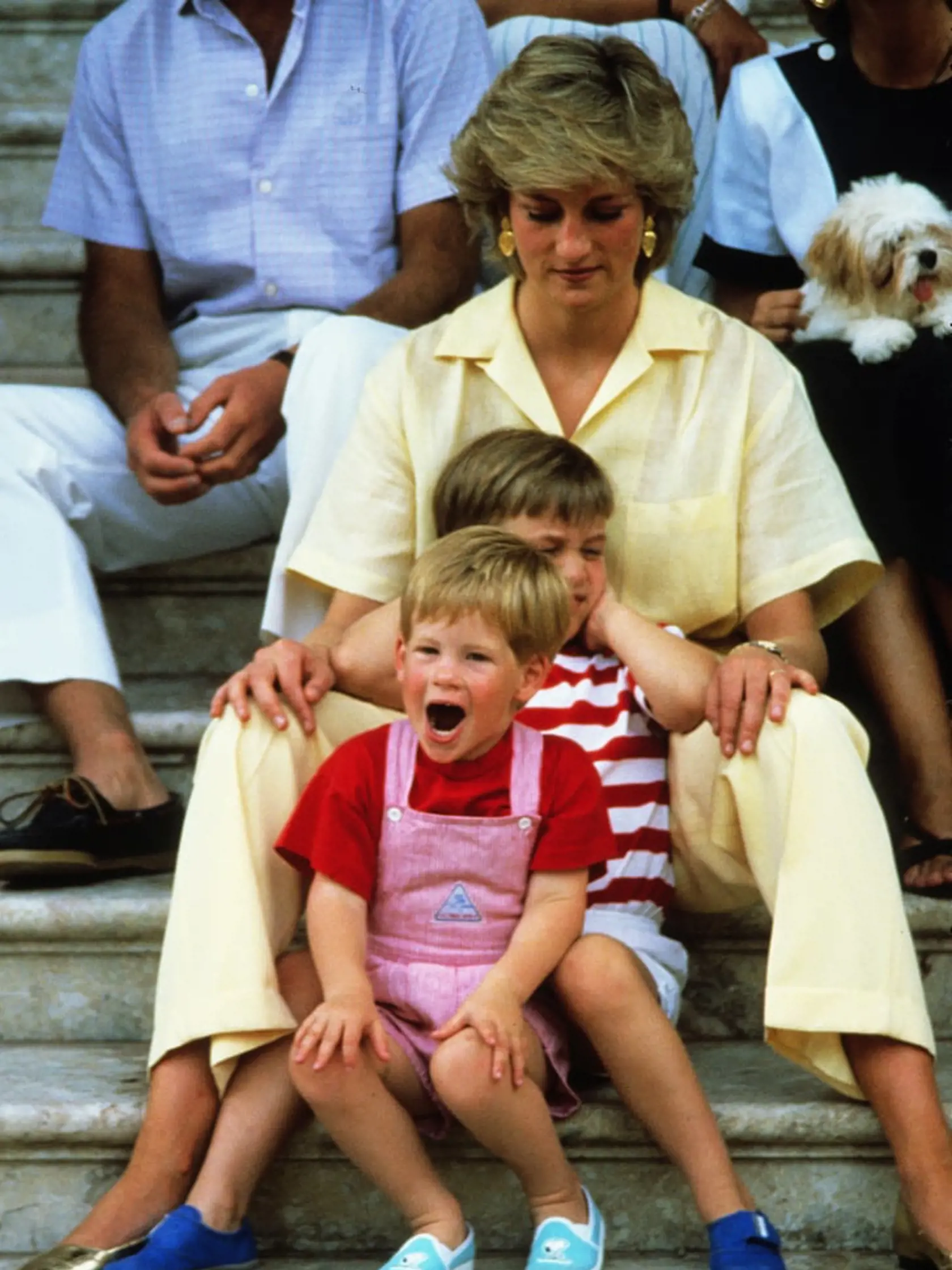 Princezná Diana sa napriek kráľovským povinnostiam vždy deťom snažila venovať.