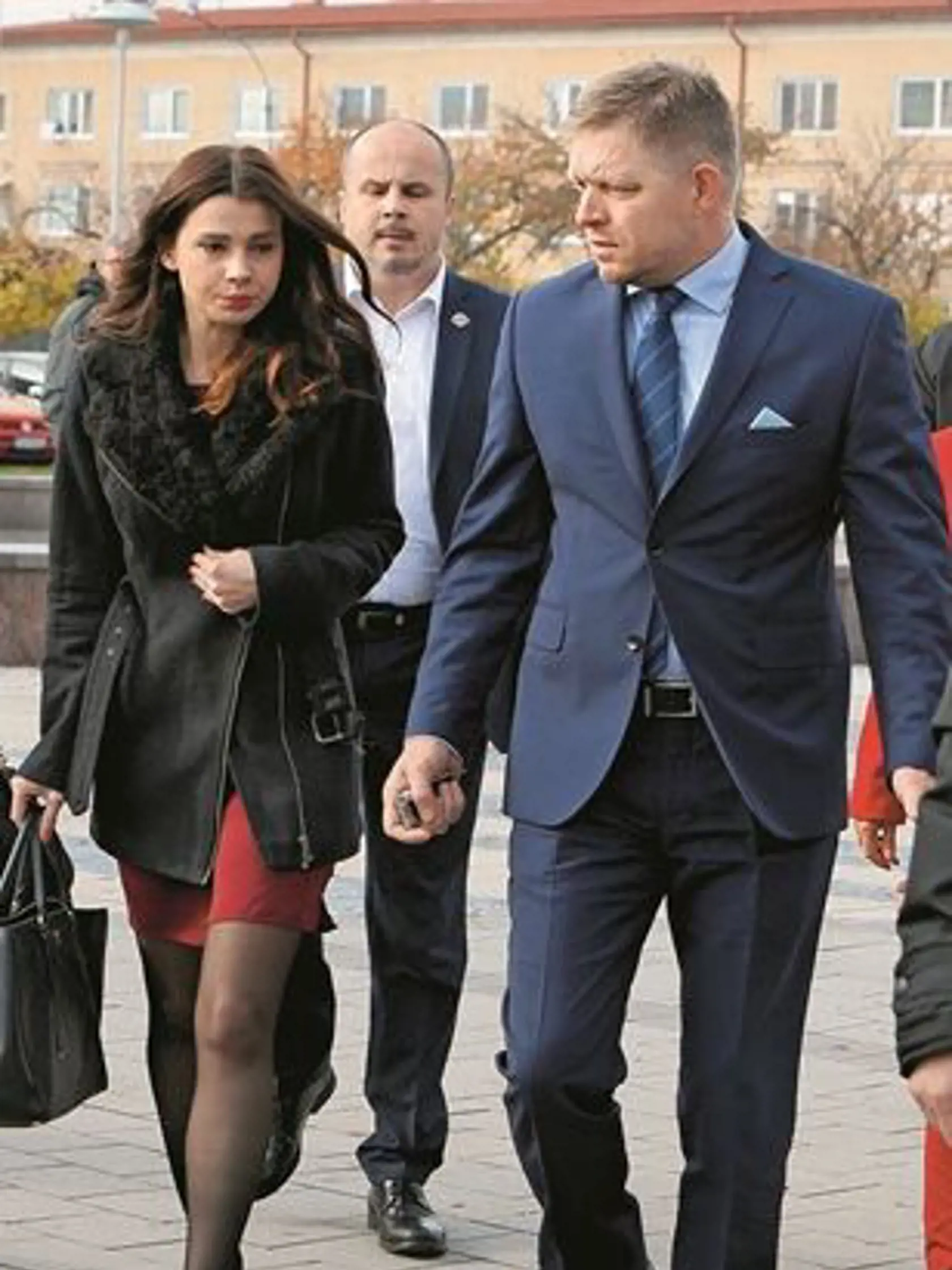 Na snímke Robert Fico a Mária Trošková na stretnutí so stredoškolákmi v Partizánskom. (archívne foto)