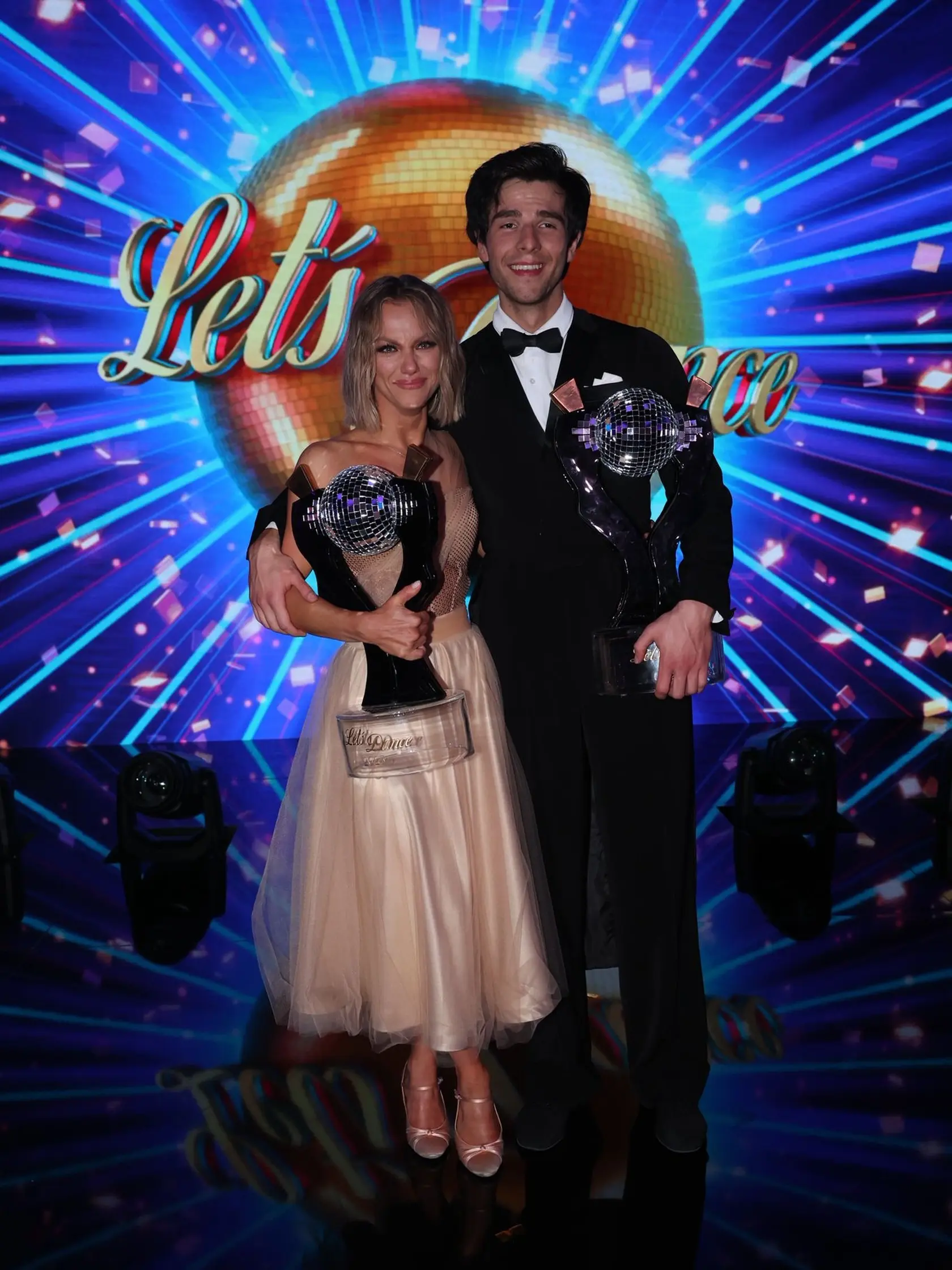 Kráľom a kráľovnou 10. série Let's Dance sa stali Kristián Baran a Dominika Rošková.