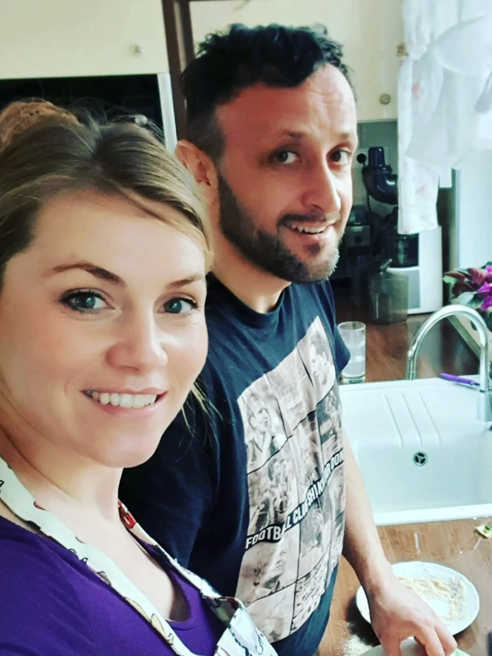 Ondrej svojej manželke Erike občas pomôže aj v kuchyni, nedávno ho pochválila, že je šikovný.