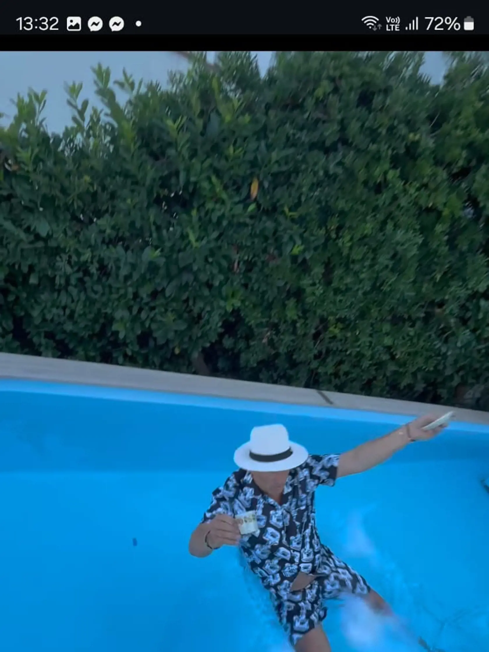 Zábery Borisa Kollára z vtipného videa.