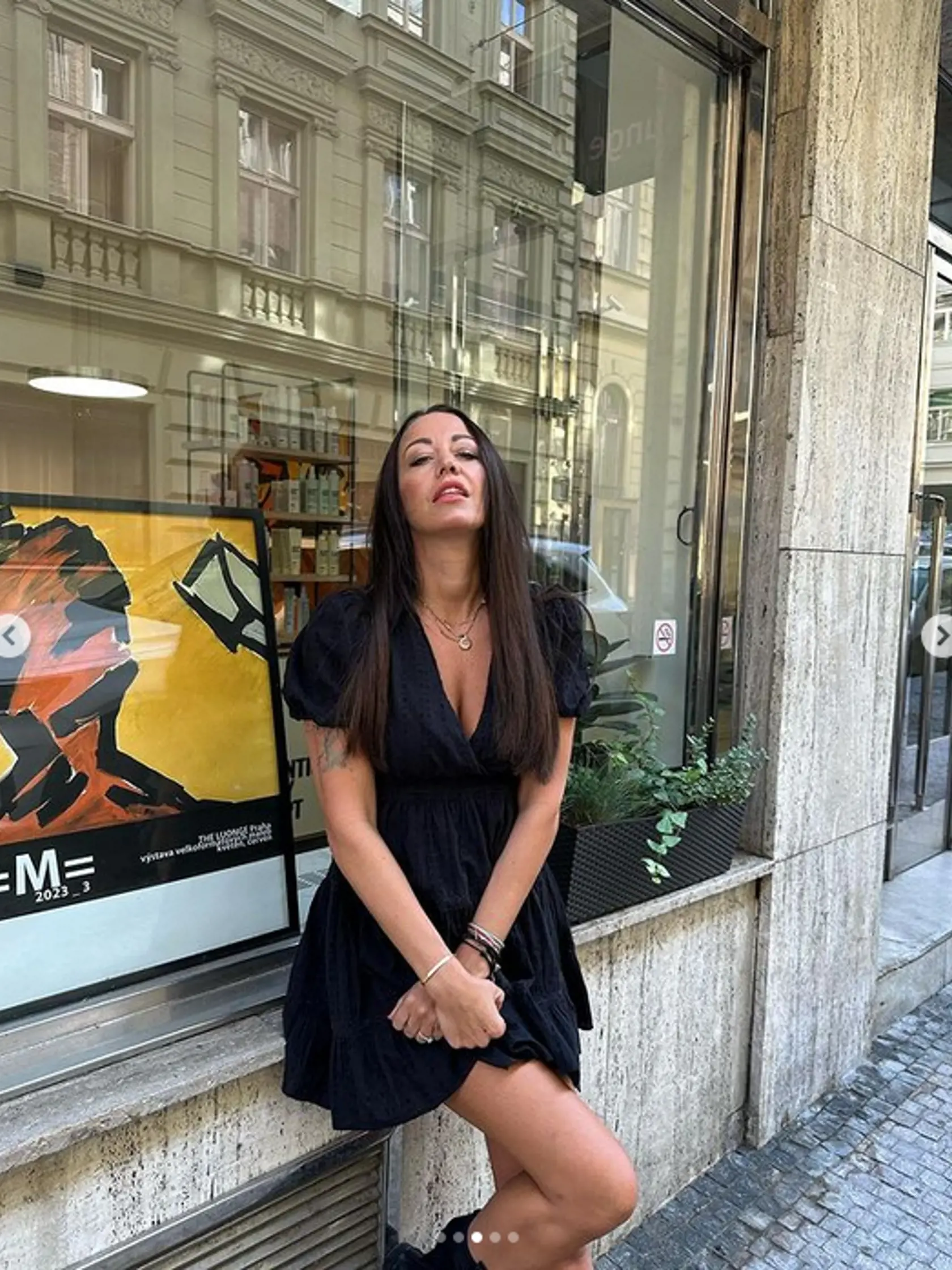 Teraz je z nej brunetka.