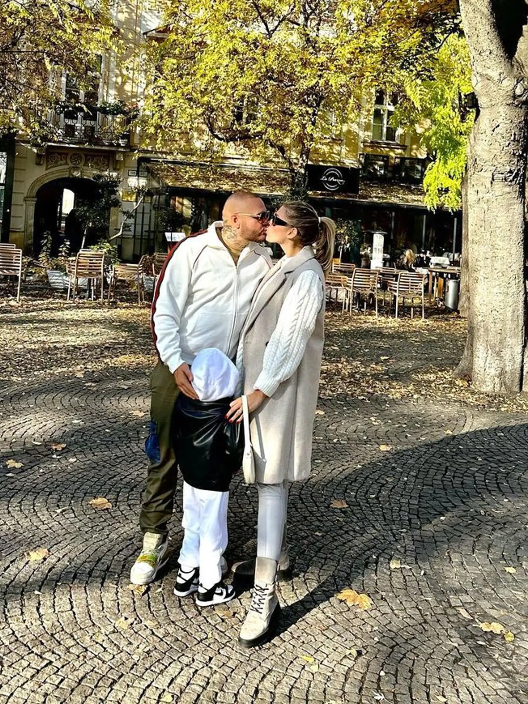 Jasmina Alagic Vrbovská s manželom Rytmusom a synom Sanelom