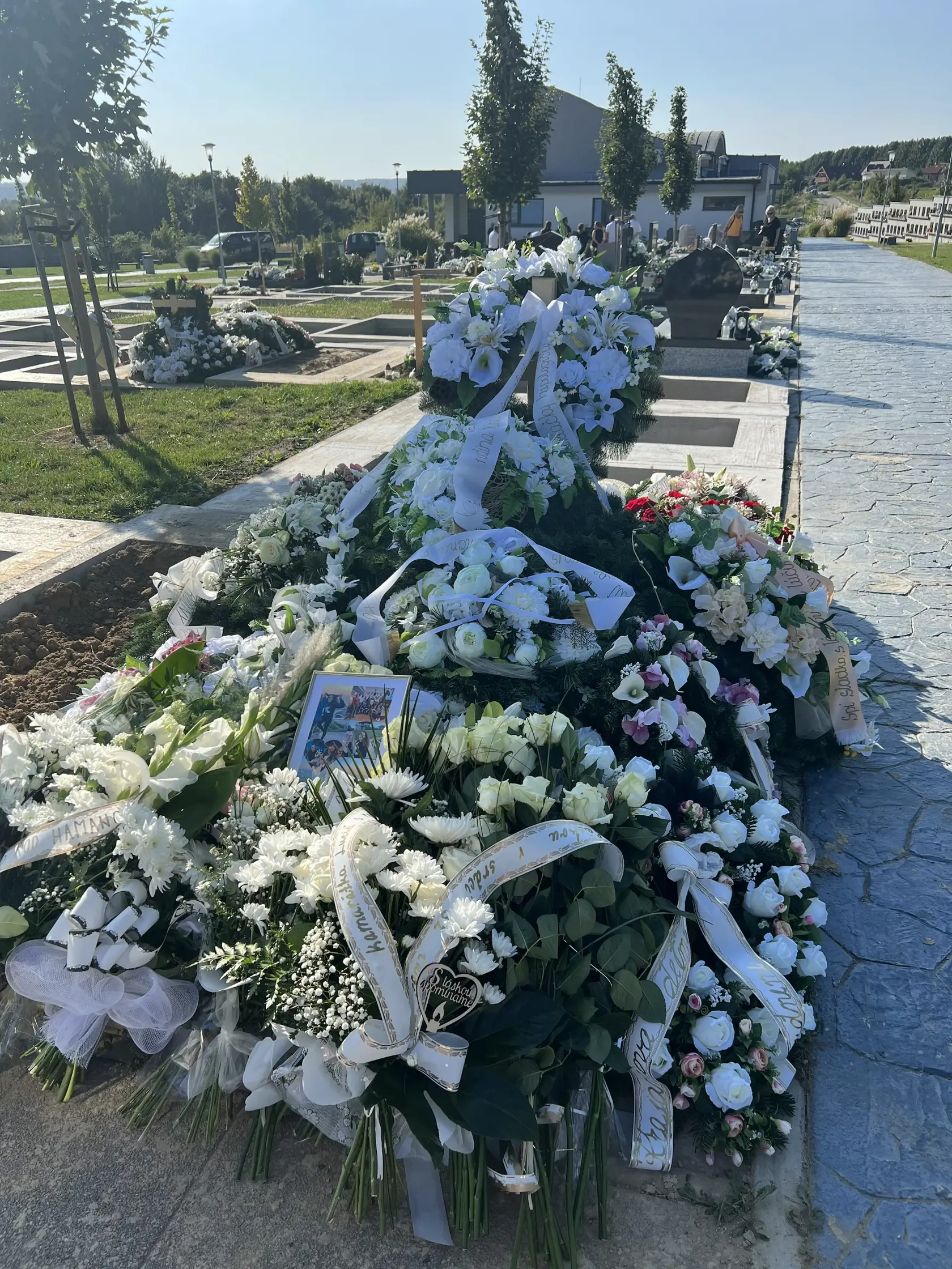 Hrob mladučkej Laury.