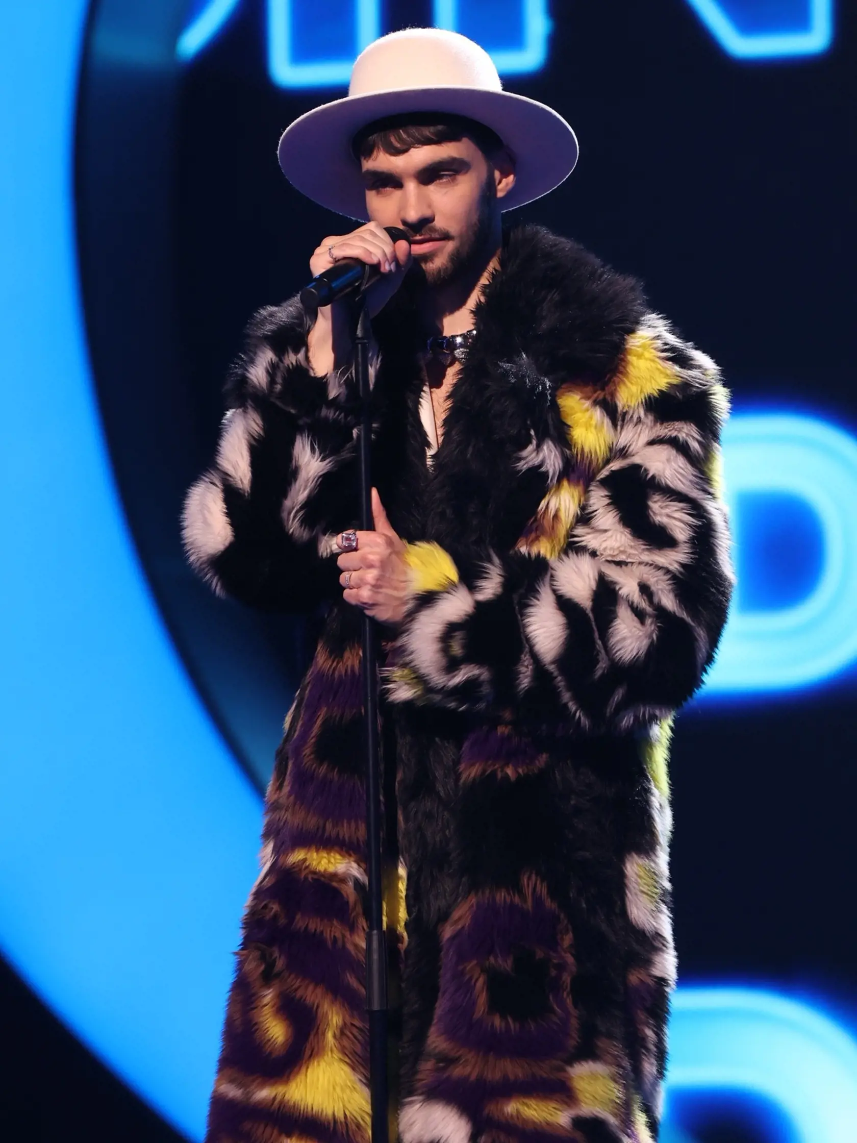 Víťaz SuperStar Adam Pavlovčin a jeho extravagantné outfity.