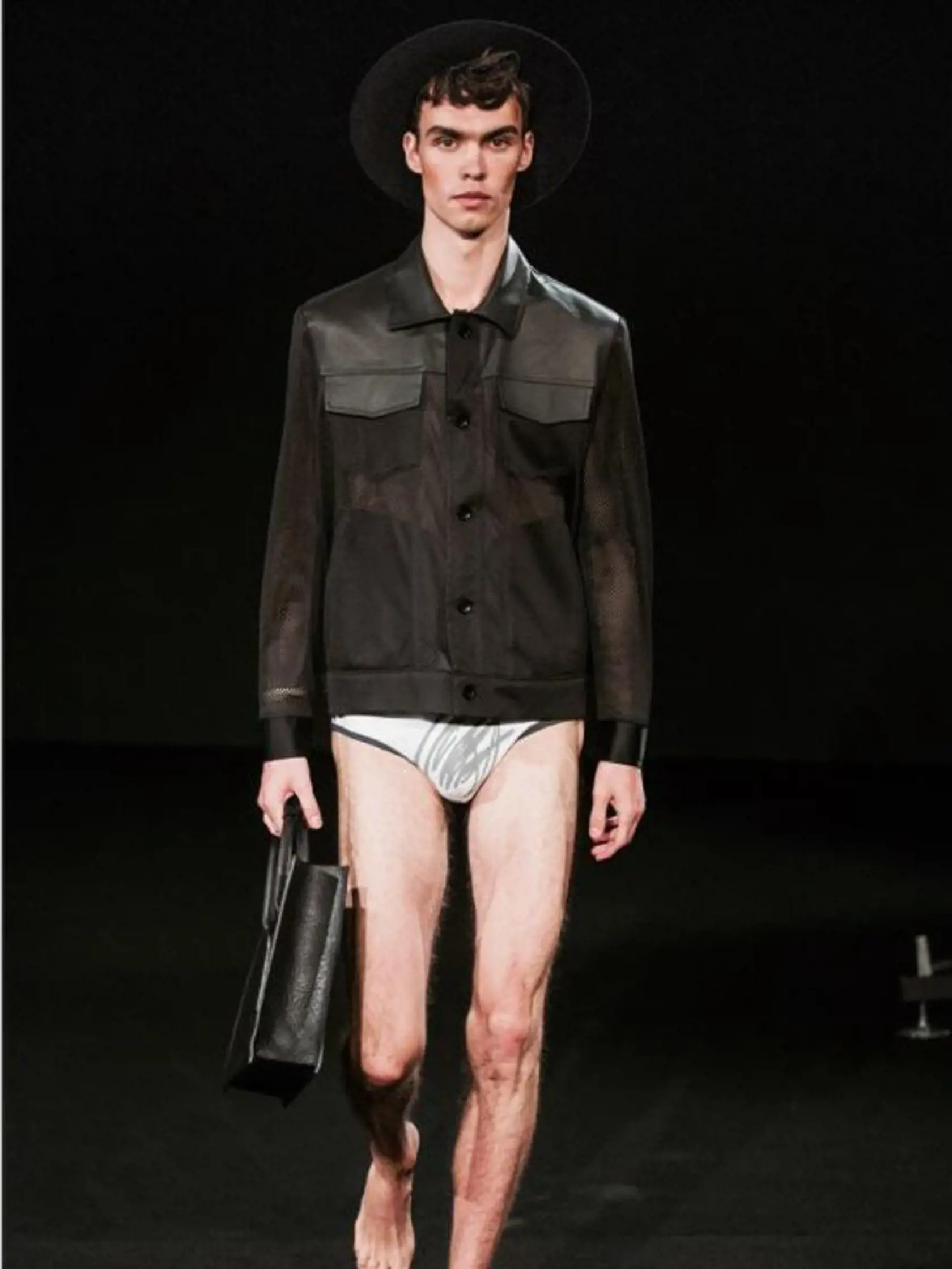 Adam Pavlovčin sa za svoju inakosť nehanbí a je rád, že ho oba národy prijali takého, aký je.  Dokonca sa venoval aj modelingu.