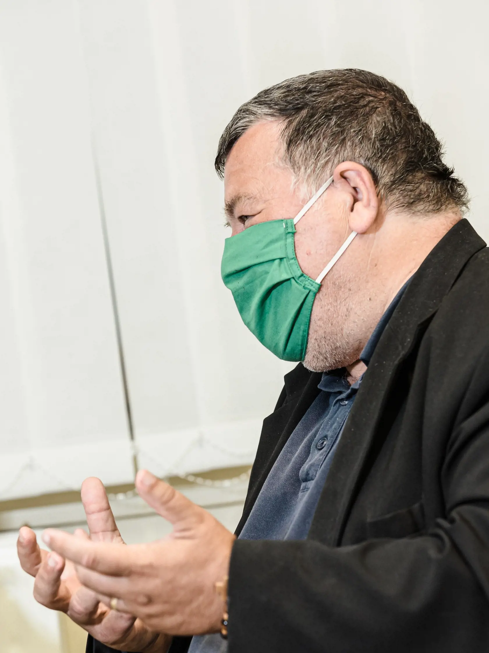 Na sníme Prof. MUDr. Vladimír Krčméry DrSc. - slovenský lekár, vedec – odborník na tropickú medicínu, infektológiu a onkológiu.