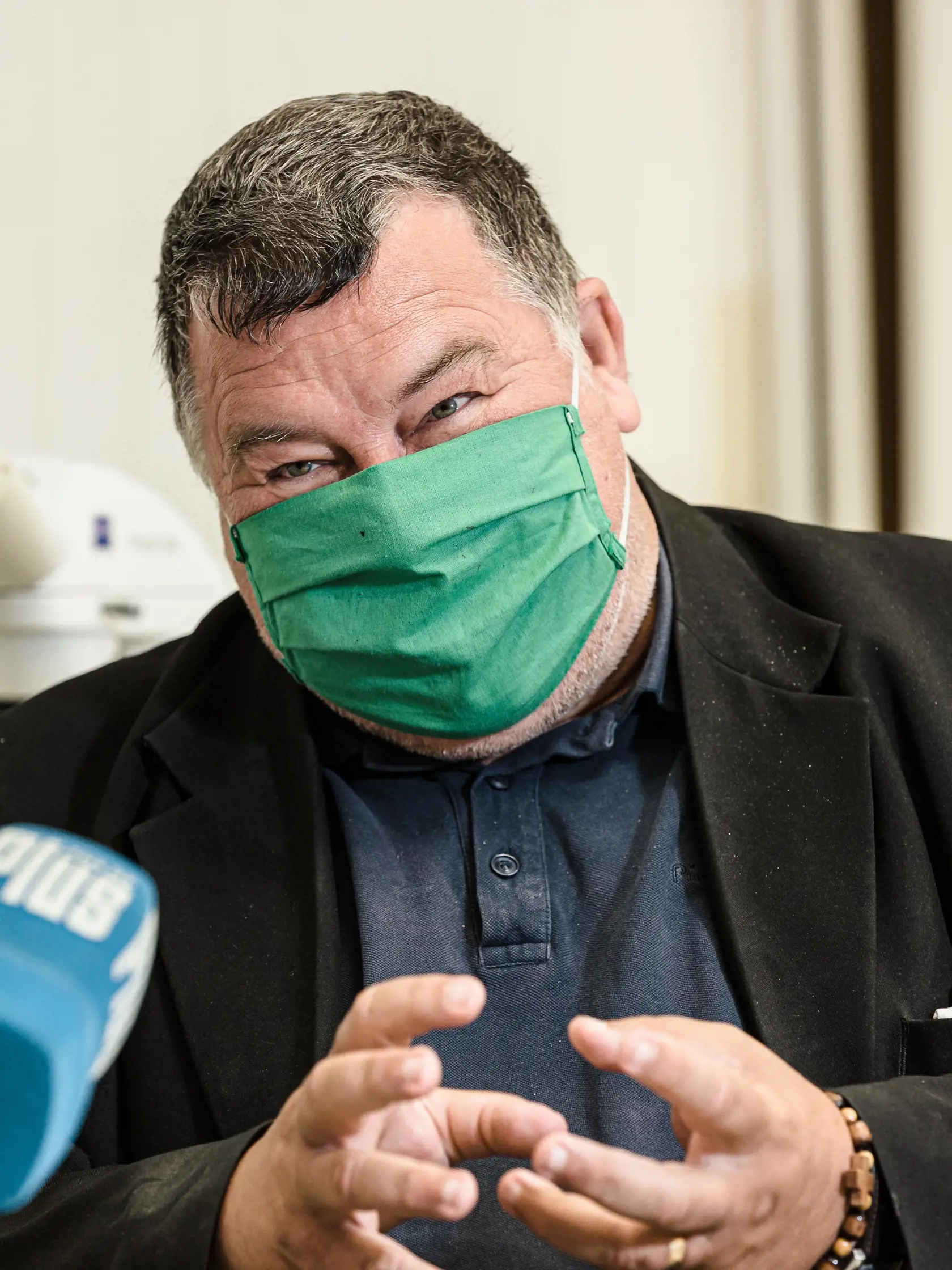 Na sníme Prof. MUDr. Vladimír Krčméry DrSc. - slovenský lekár, vedec – odborník na tropickú medicínu, infektológiu a onkológiu.