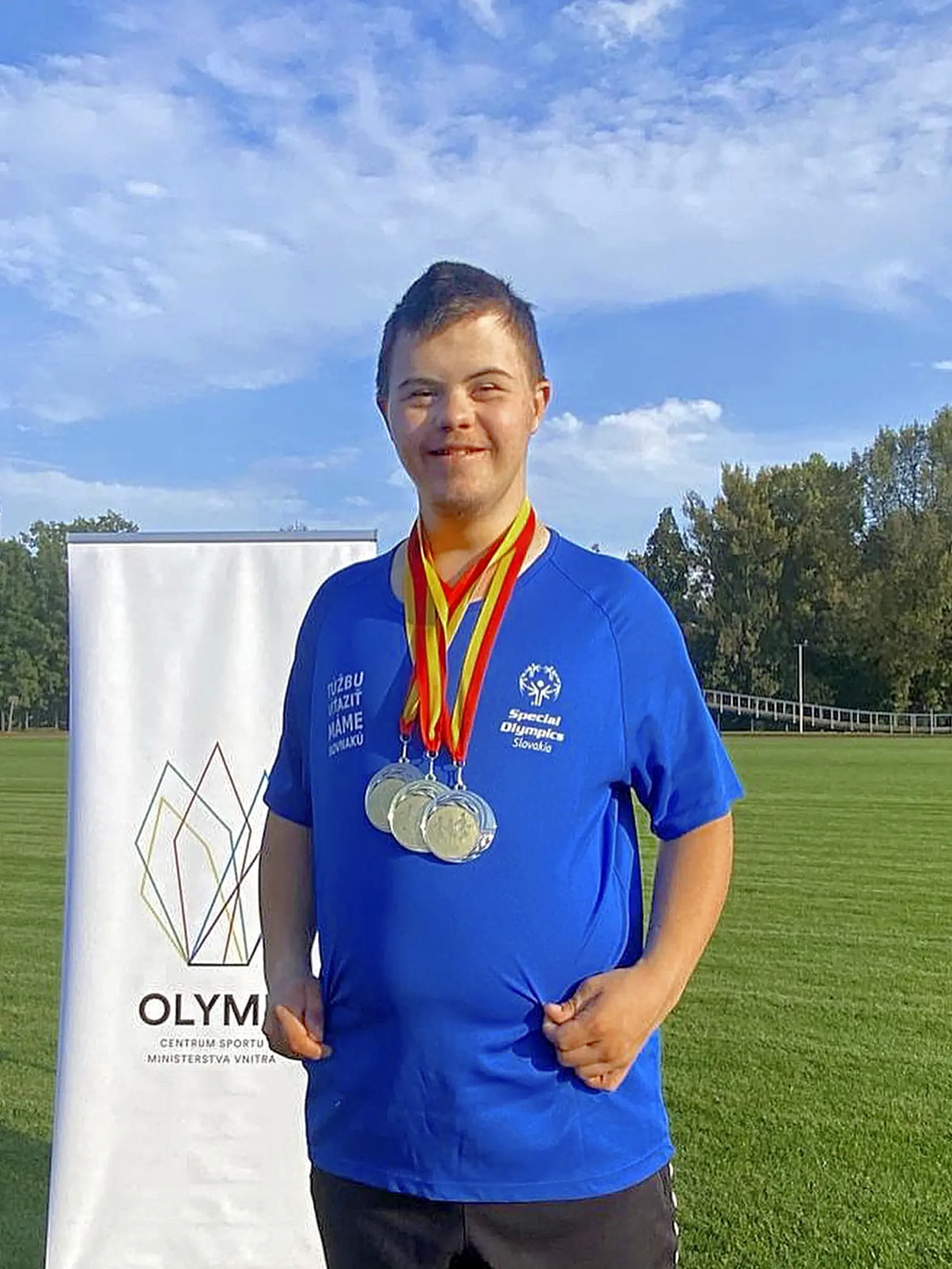 Šimon je mimoriadny športový talent, ktorý si úspešne meria sily s najlepšími na svete