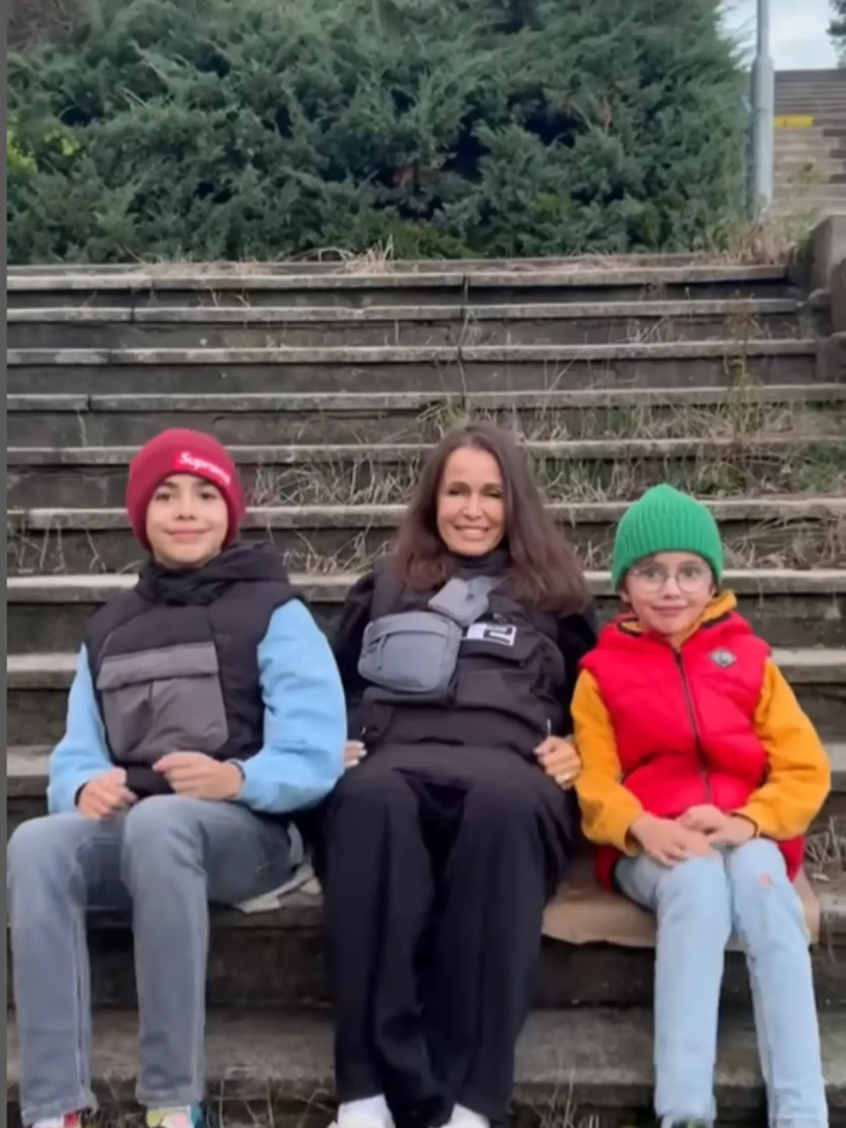 Lenka si aktuálne dopriala pauzu od práce a doháňa čas s rodinkou.
