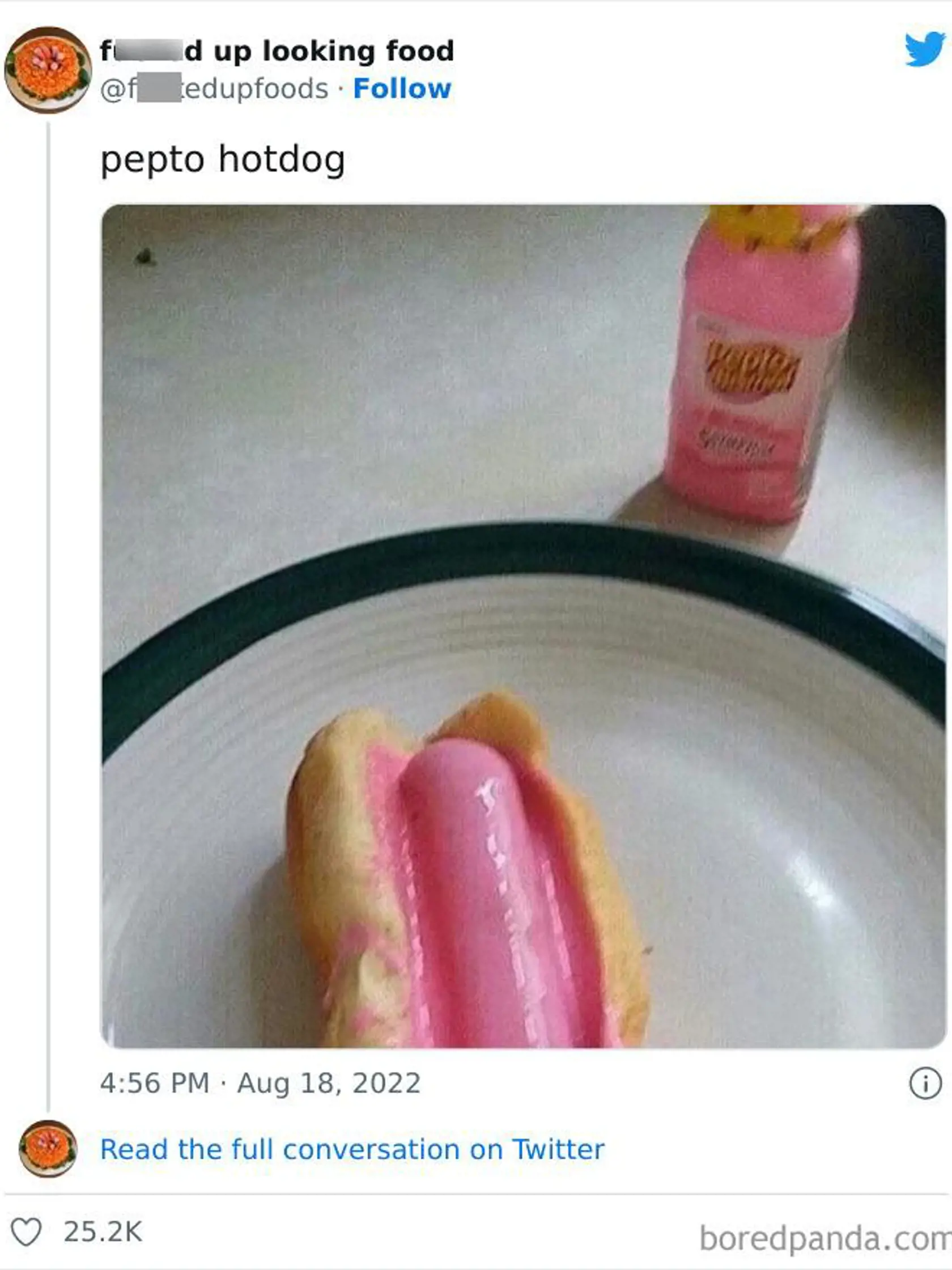 Hotdog bez kečupu, s ružovou polevou